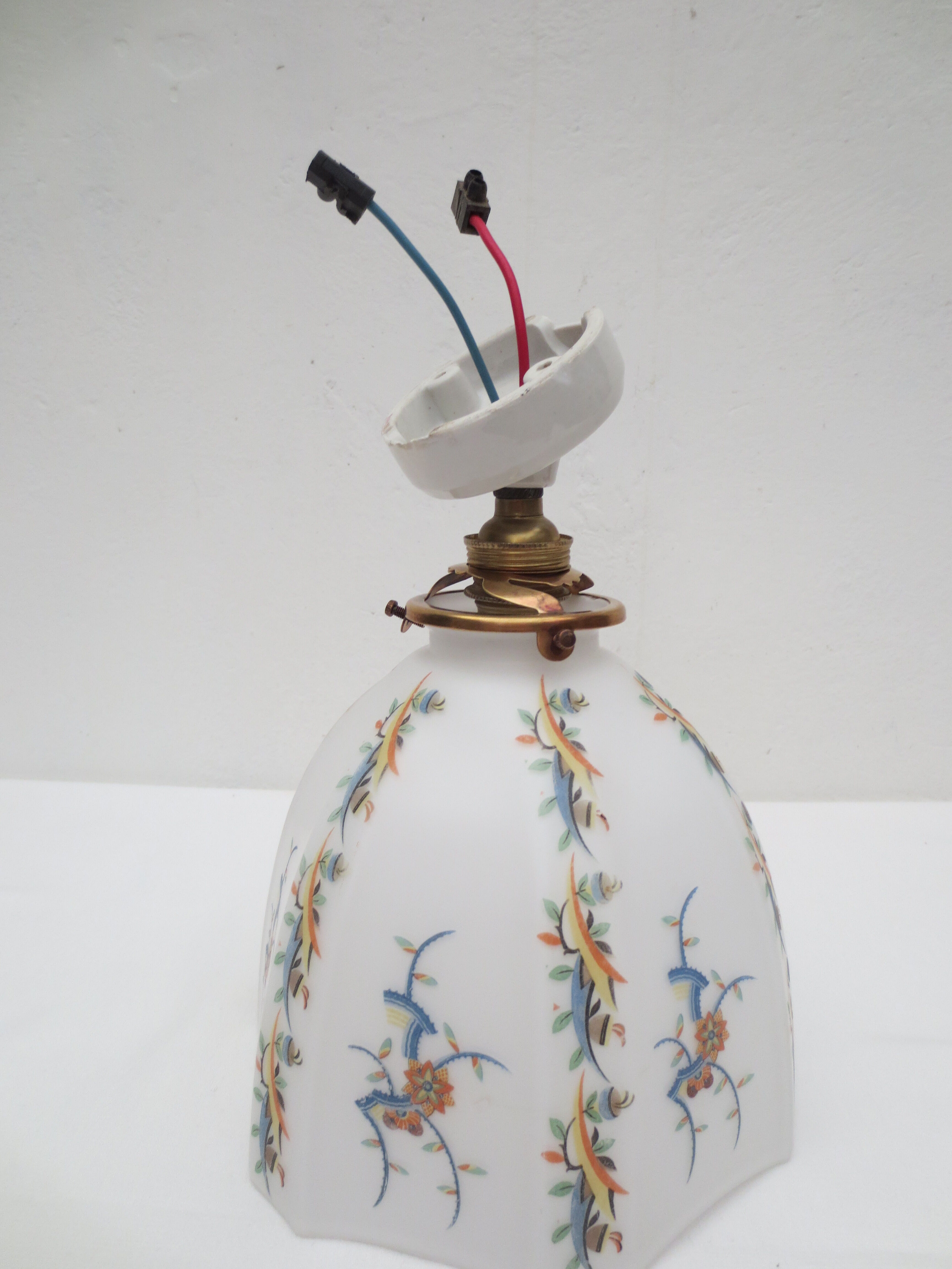 Old wall lamp 45° and its tulip lampshade decorated with flowers