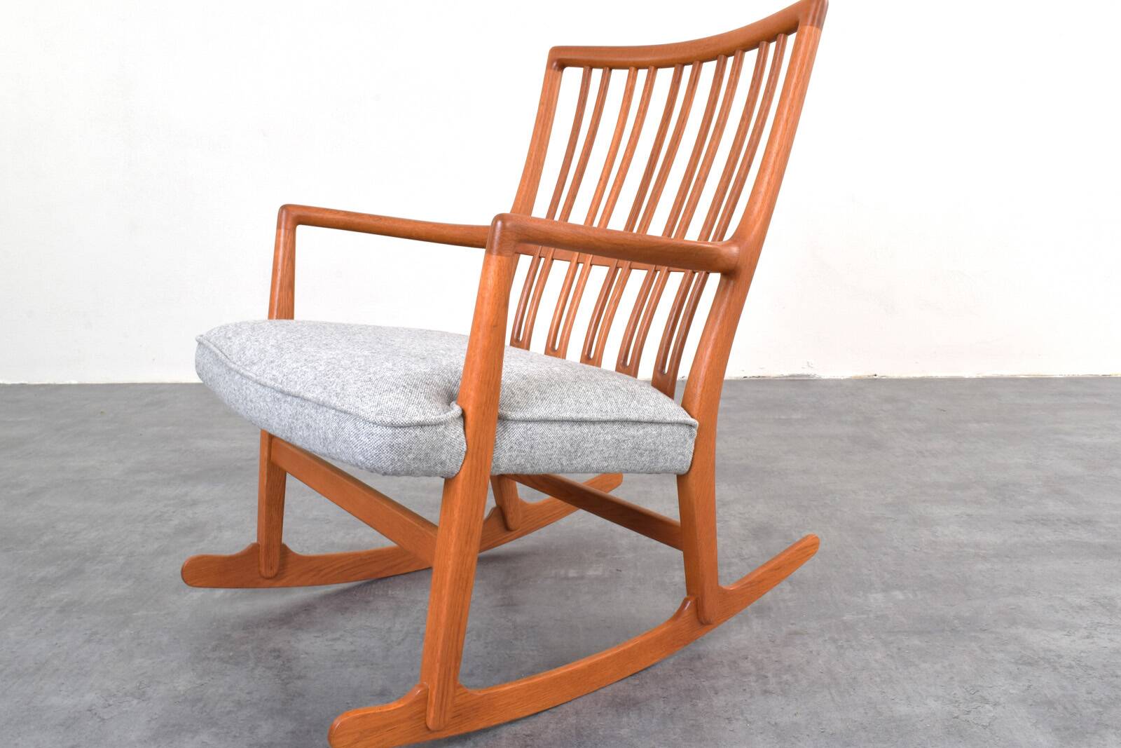 Rocking Chair ML33 by Hans J. Wegner for A/S Mikael Laursen, 1950s.