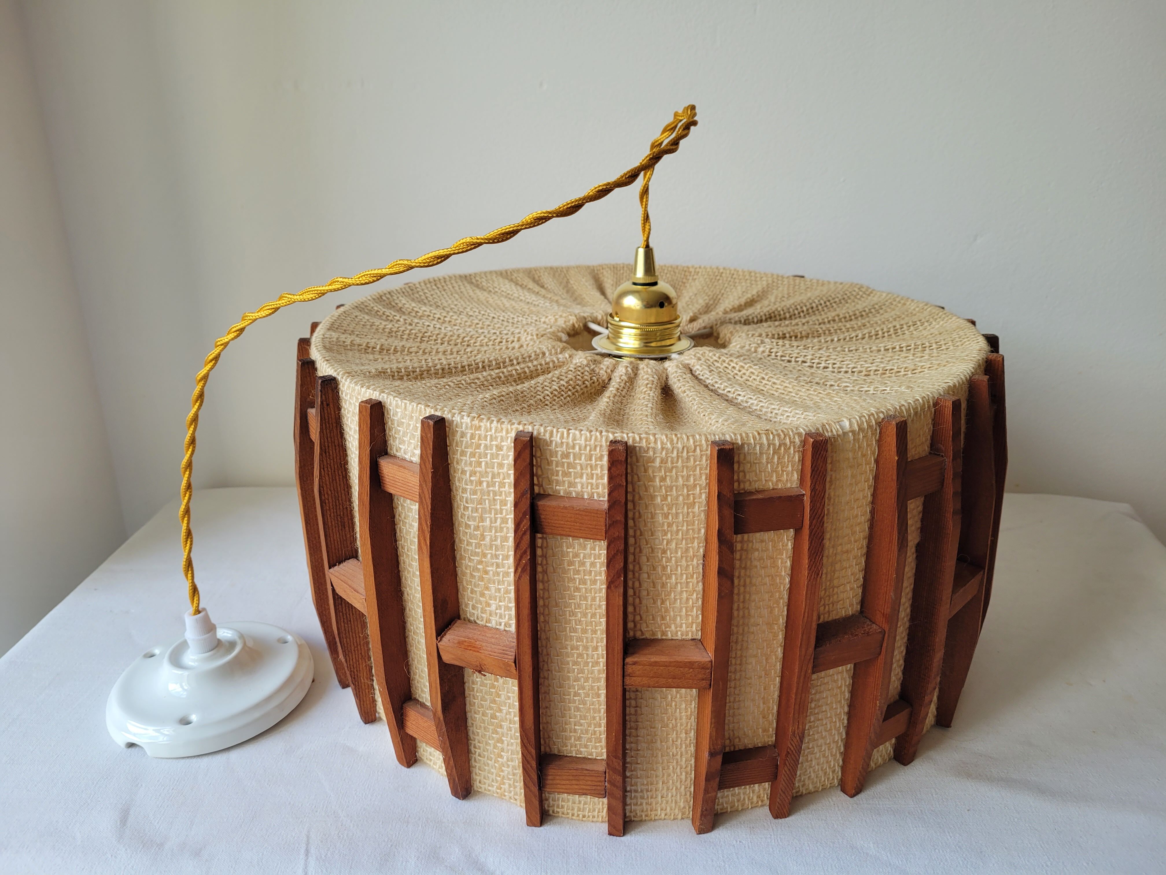 Scandinavian pendant lamp in wood and burlap