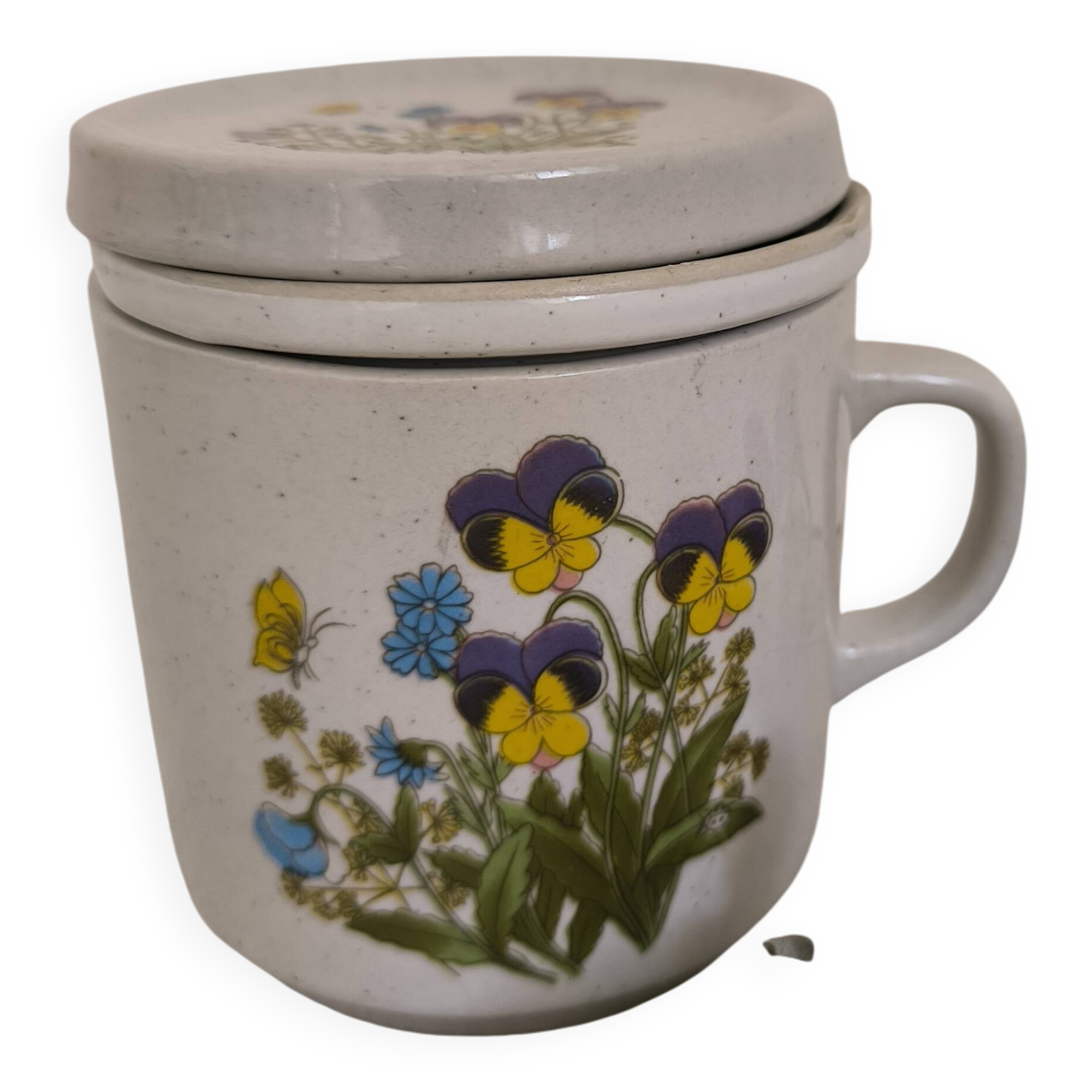 Ceramic tea mug (old retro vintage
