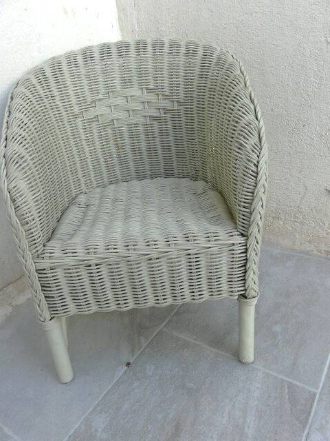 Fauteuil enfant en rotin blanc  vintage