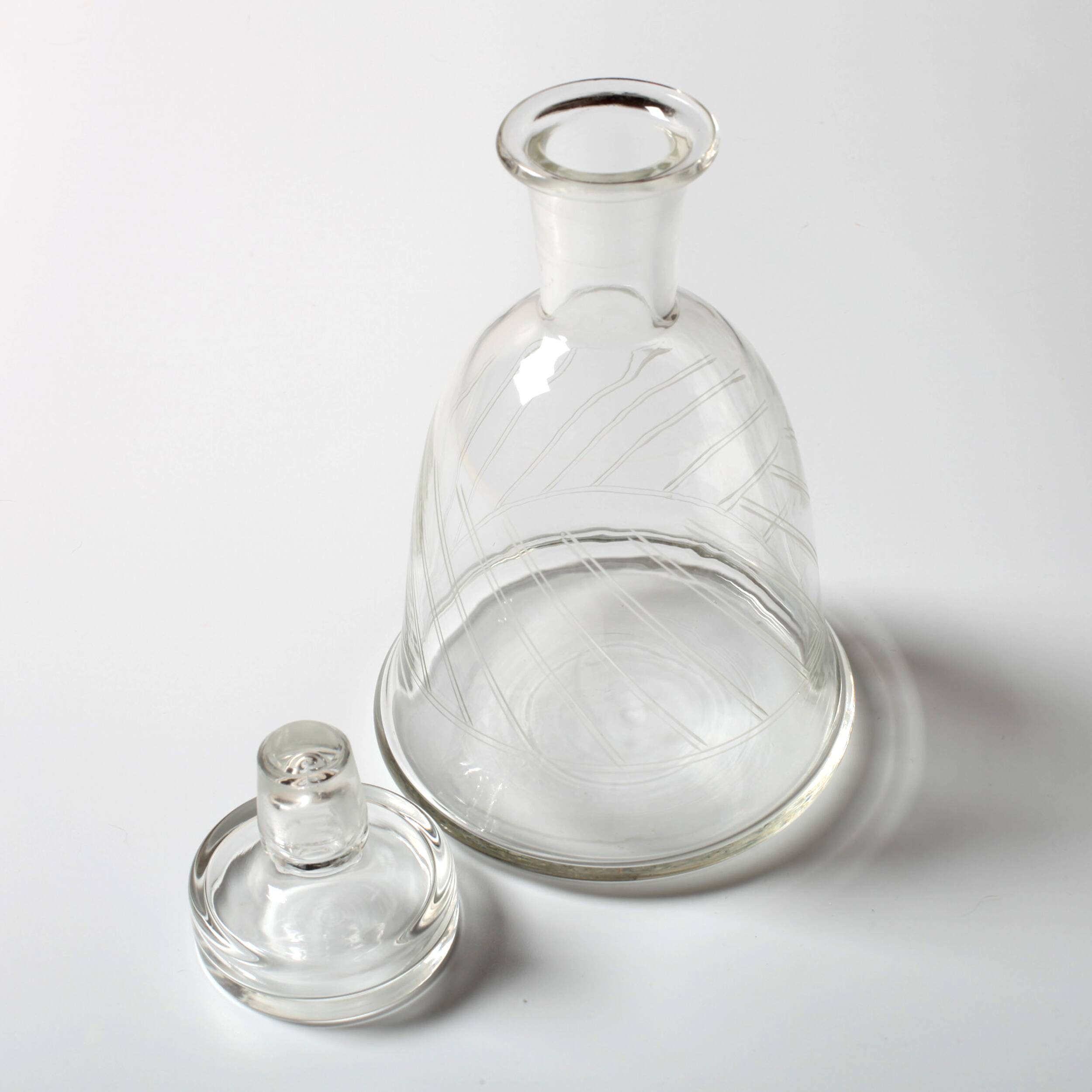 Carafe en verre vintage en forme de cloche avec bouchon : carafe italienne des années 50