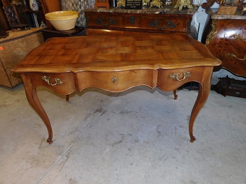 Bureau 3 tiroirs style Louis XV