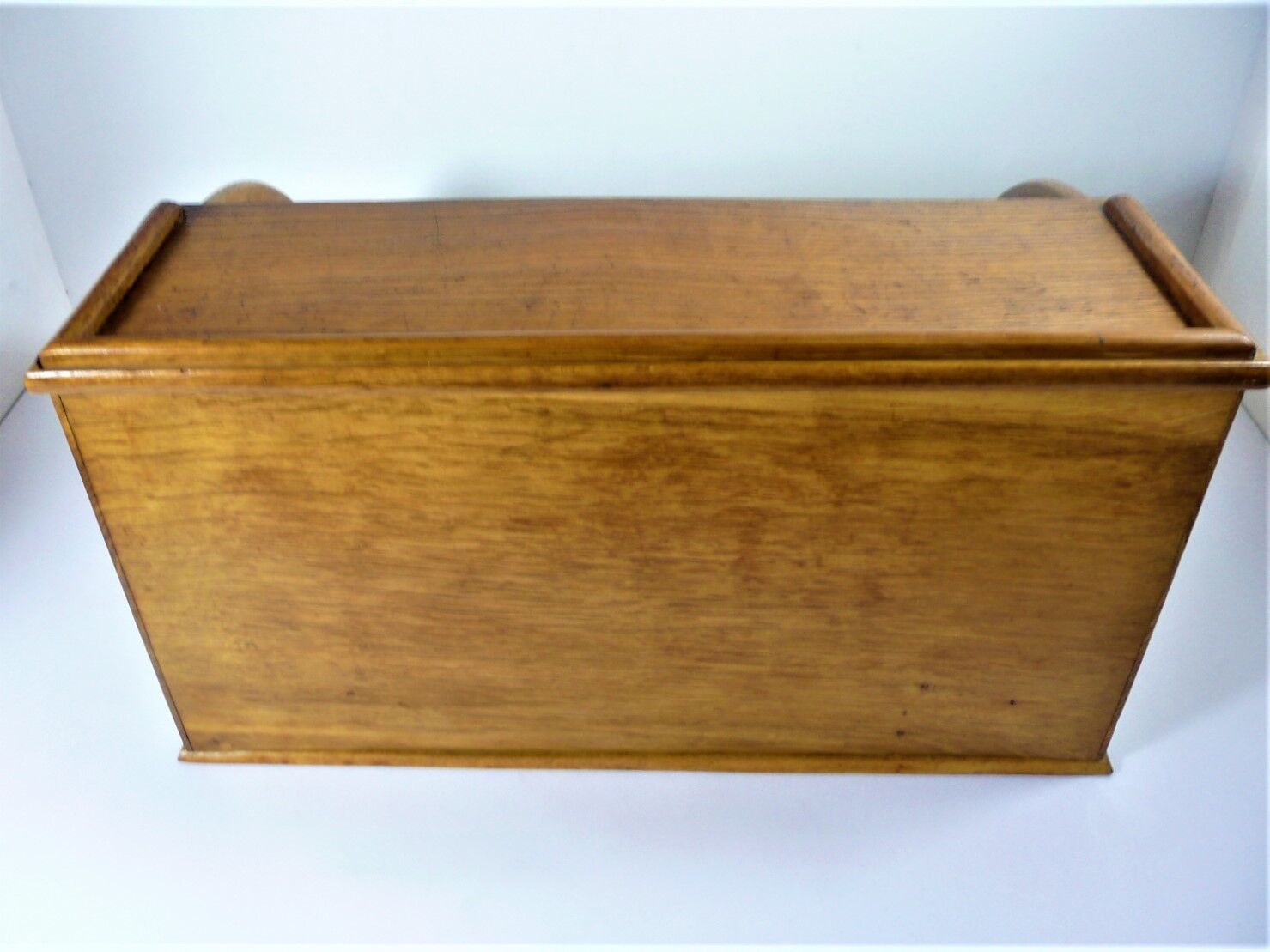 Wooden curtain desk binder