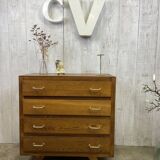 Chest of drawers with compass feet