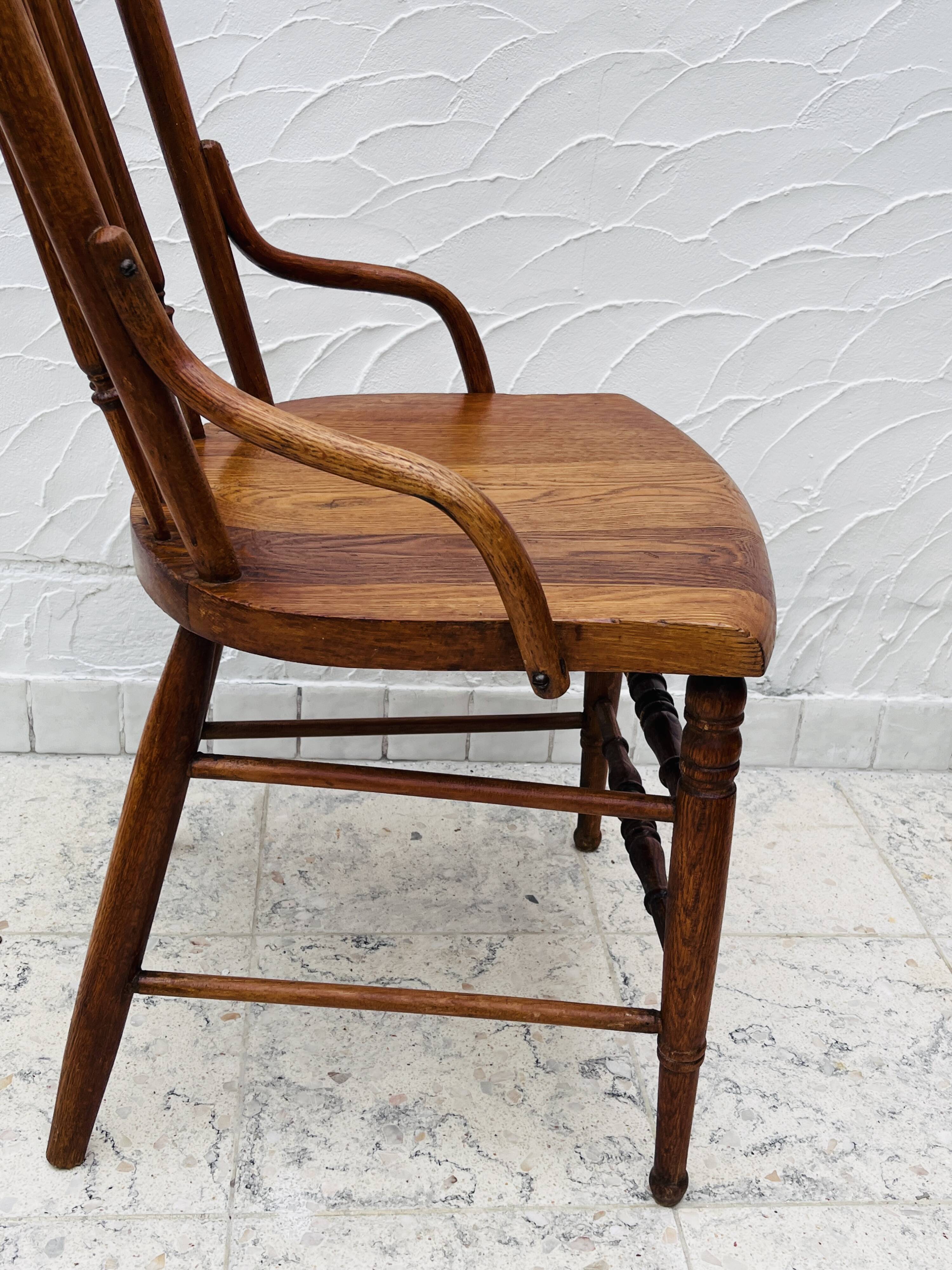 Vintage high chair from the 1960s in solid wood, chic country style.