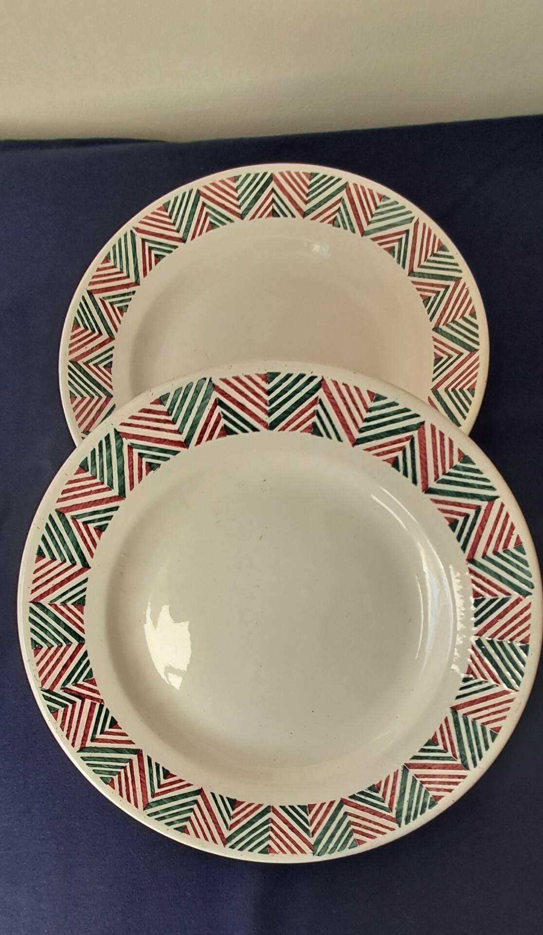 2 cake stands. Adèle model from Digoin Sarreguemines. Year.