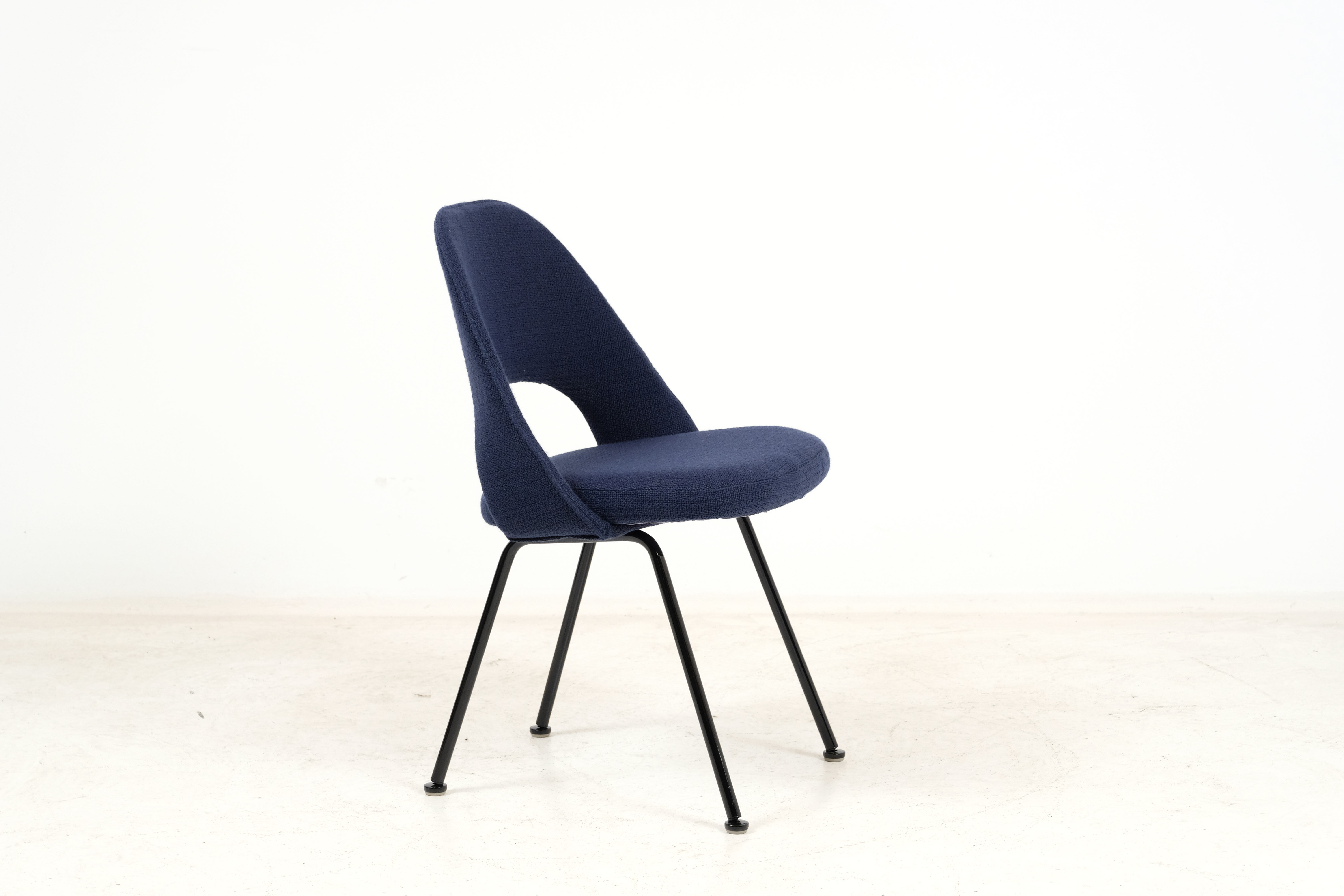 4 chairs "conference" by Eero Saarinen knoll international 1960's