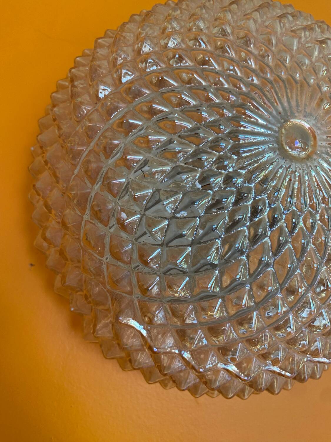 Lot de trois plafonniers en verre art déco