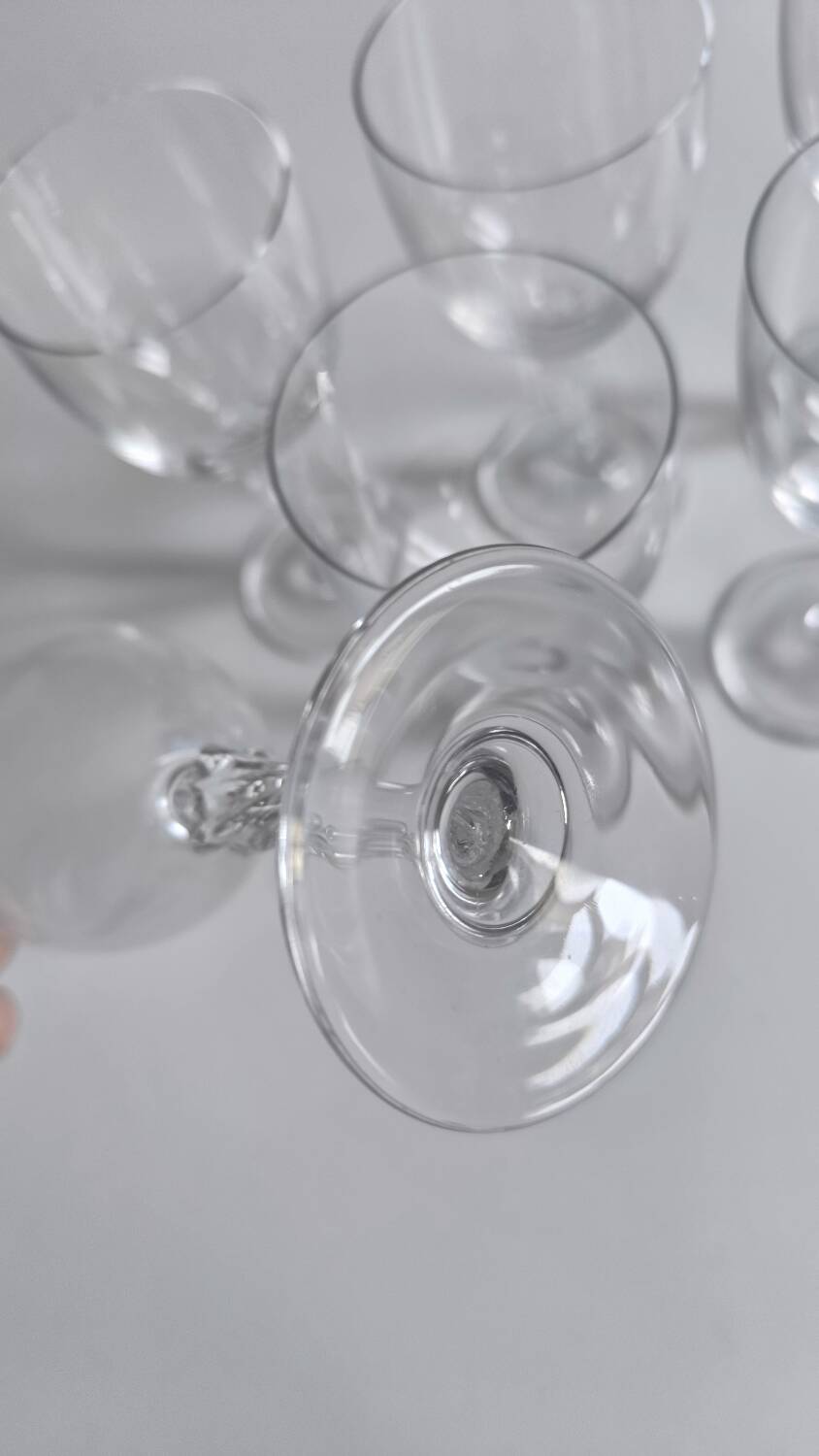 Set of 8 chiseled glass wine glasses