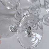 Service de 8 verres à vin en verre ciselé