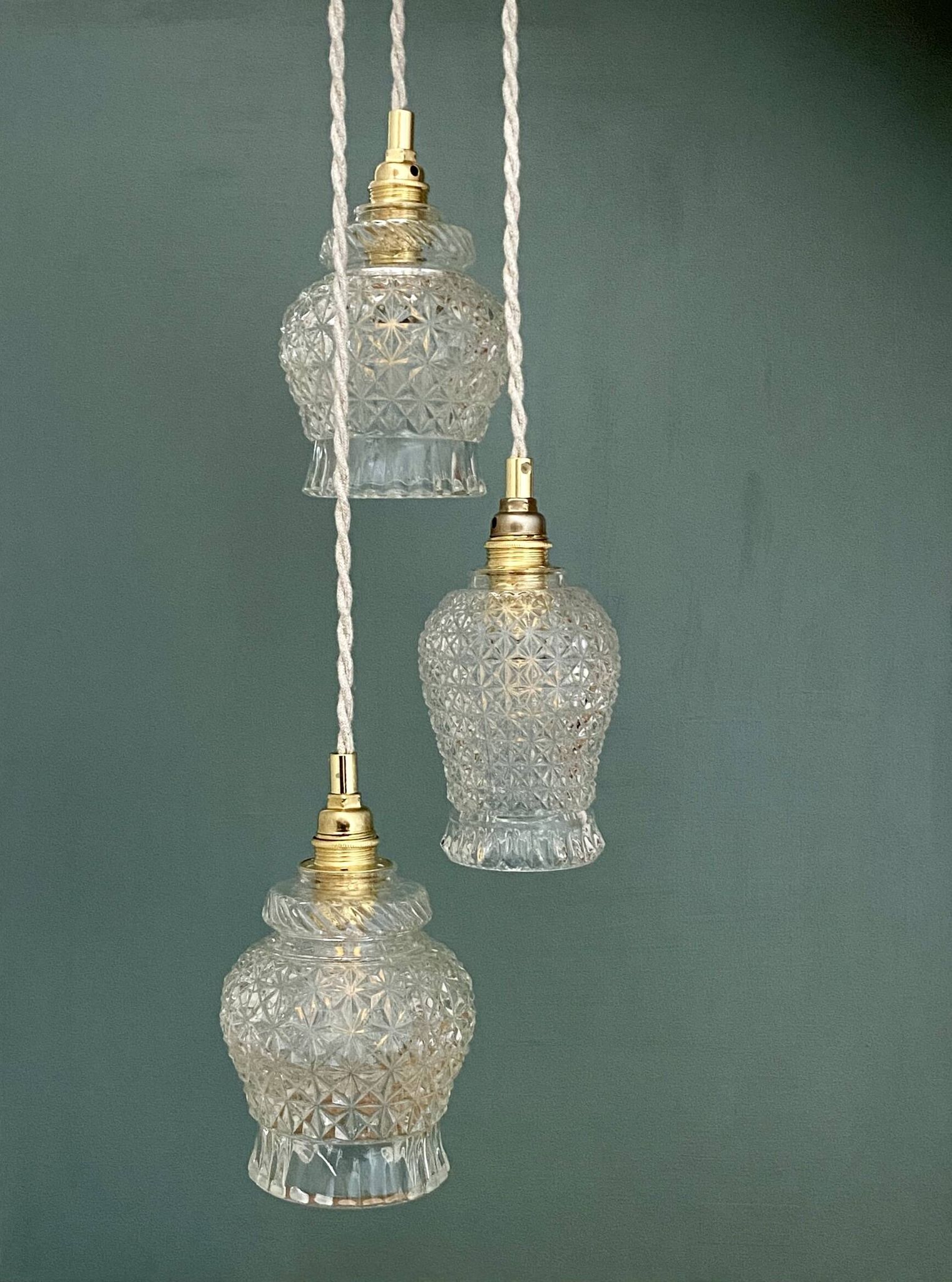 Suspension triple tulipes vintage en verre moulé