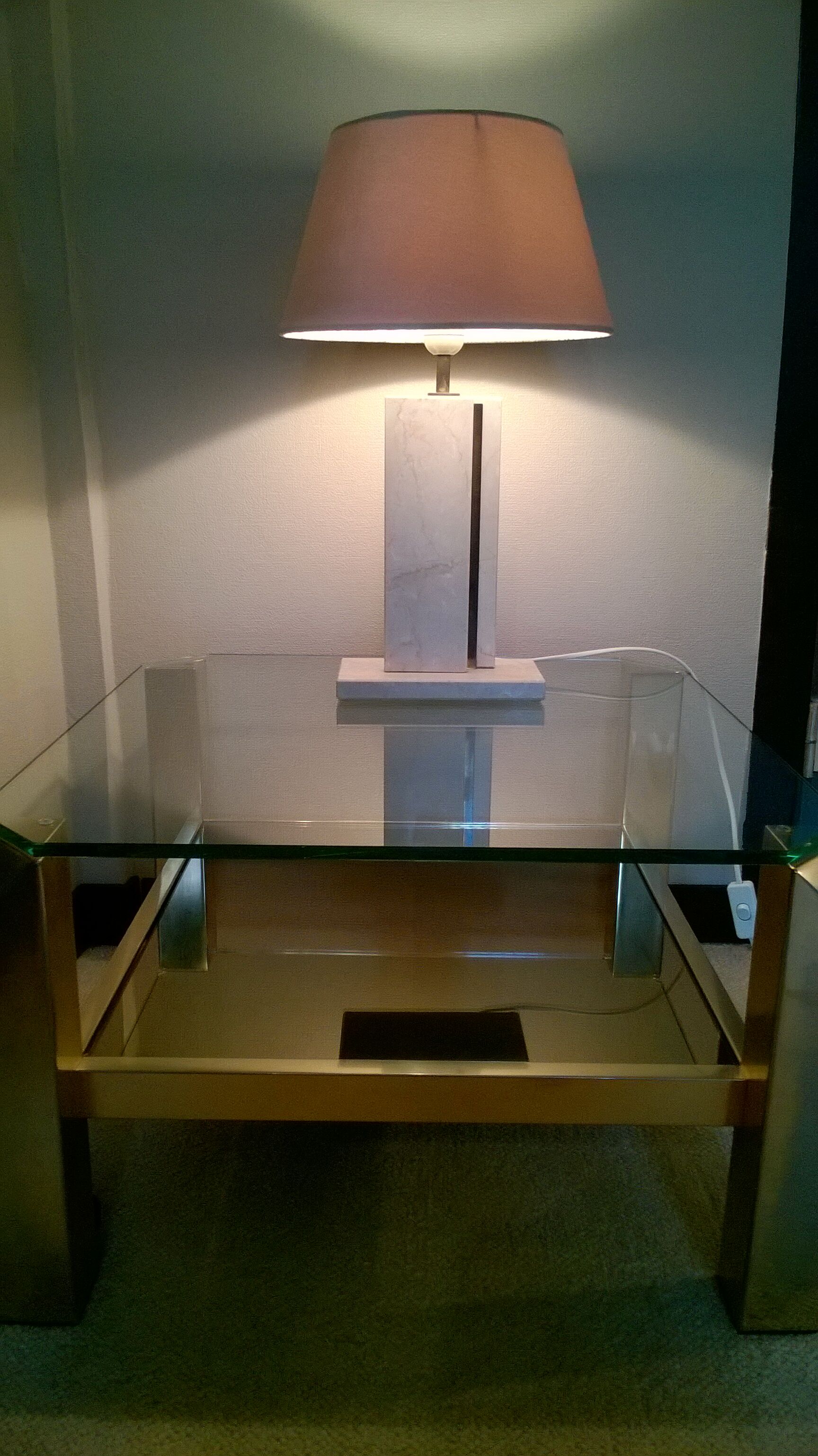 Paire de lampes des années 70 en travertin marbres et laiton