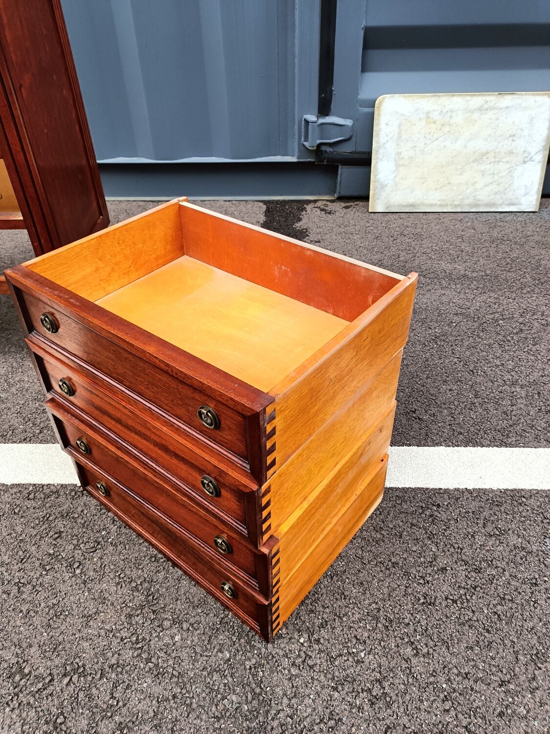 Chest of drawers style louis xvi marble top