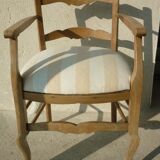 Low back armrest chair