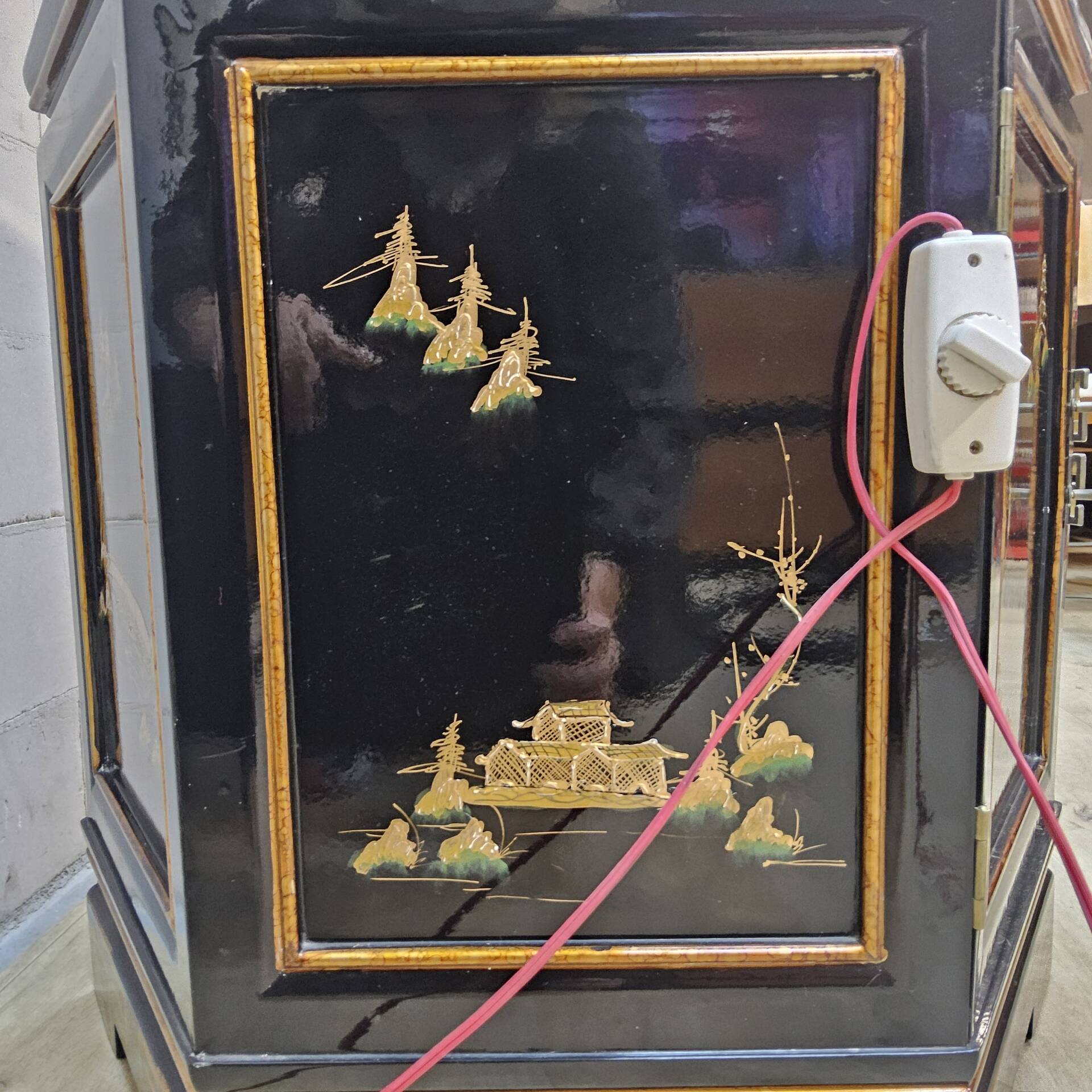 Vitrine chinoise vintage toit pagode (éclairage) asiatique