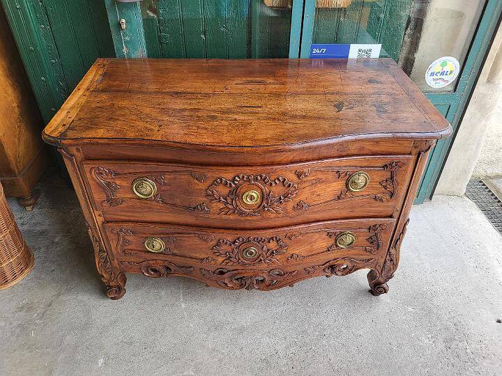 18th century provencal chest of drawers with openwork cross-borders in nyer