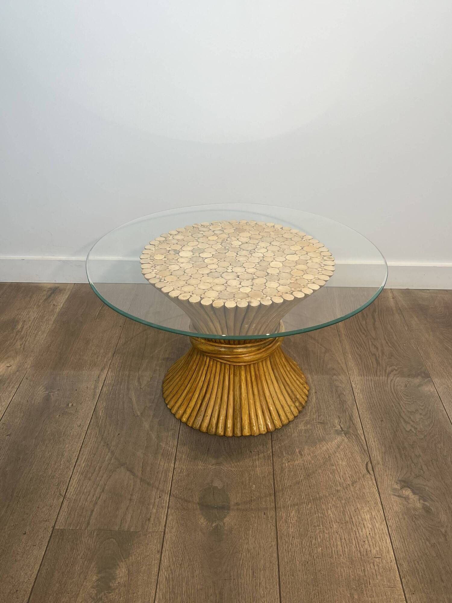 Wheat sheaf coffee table Elinor McGuire. American work. Circa 1970.