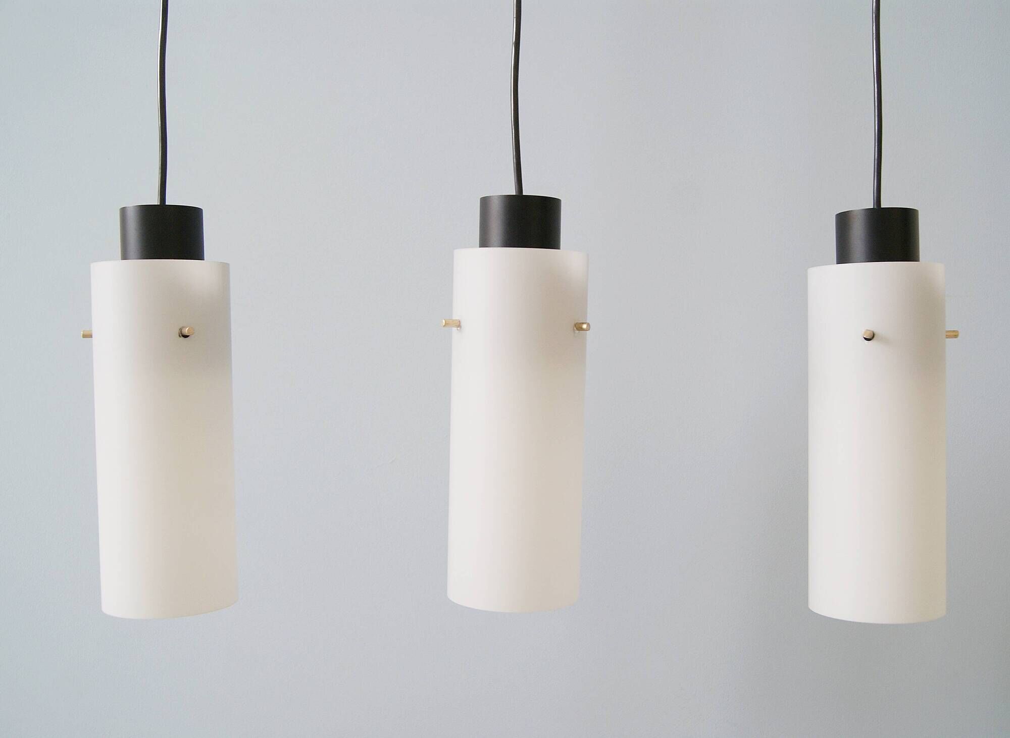 Three-arm pendant lamp made of opaline glass and metal, cascade lamp, minimalist lighting