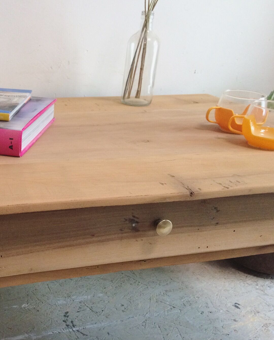 Coffee table in wooden bohemian spirit