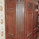 Large oak wardrobe from the early 18th century.