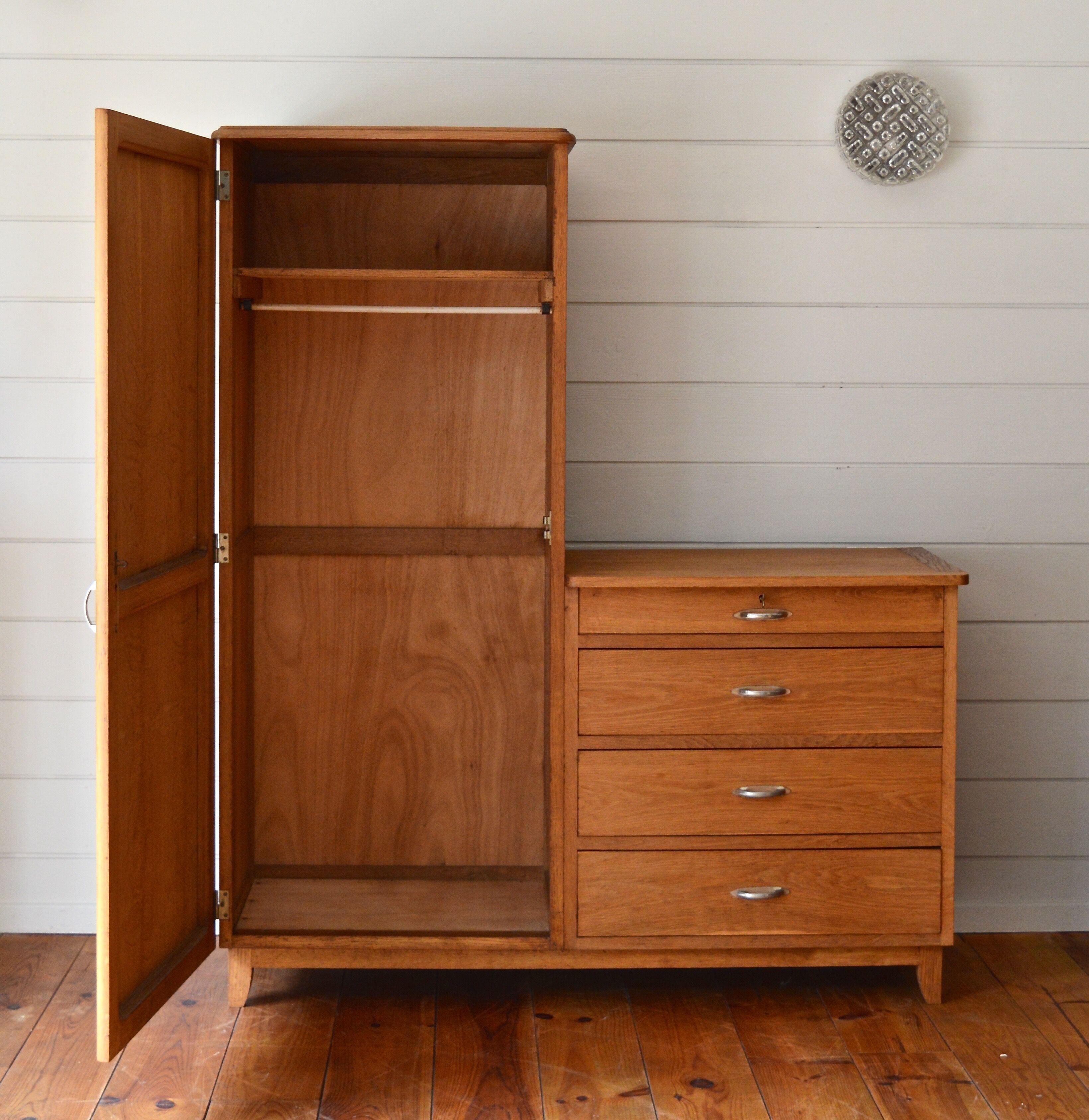 Asymmetrical cabinet