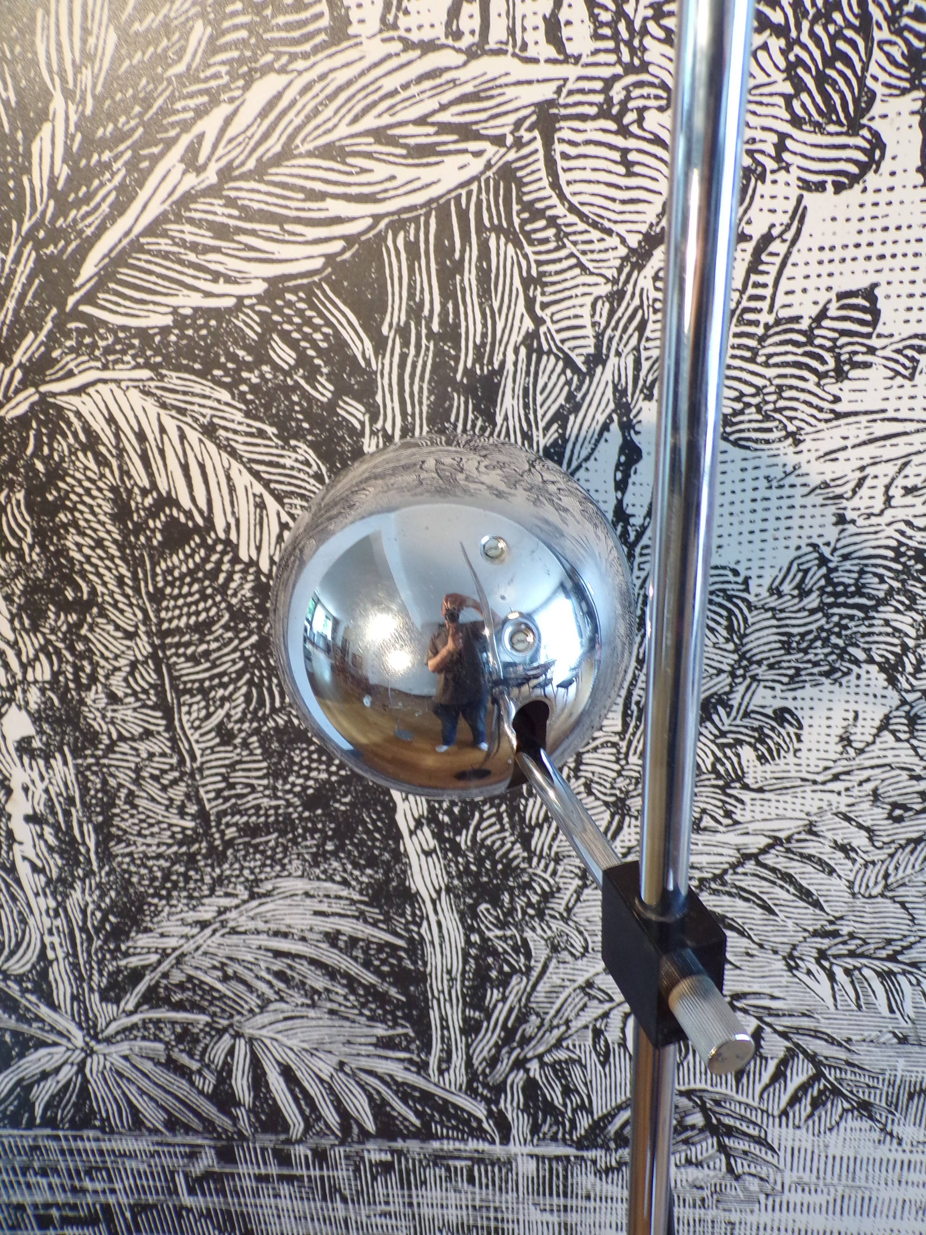 Eye-ball staff floor lamp Leuchten