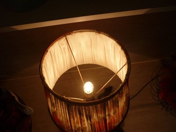 Lampe brutaliste en cep de vigne et abat jour corde ou tissu vintage