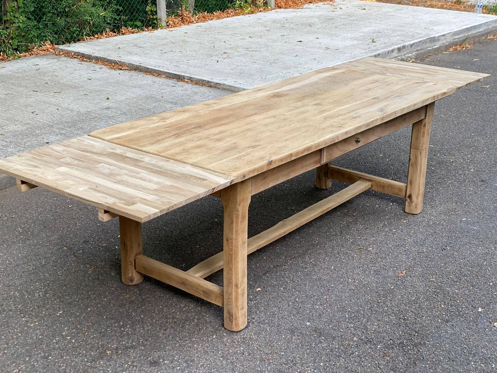 Large extendable farmhouse dining table stripped in solid oak 200-300cm