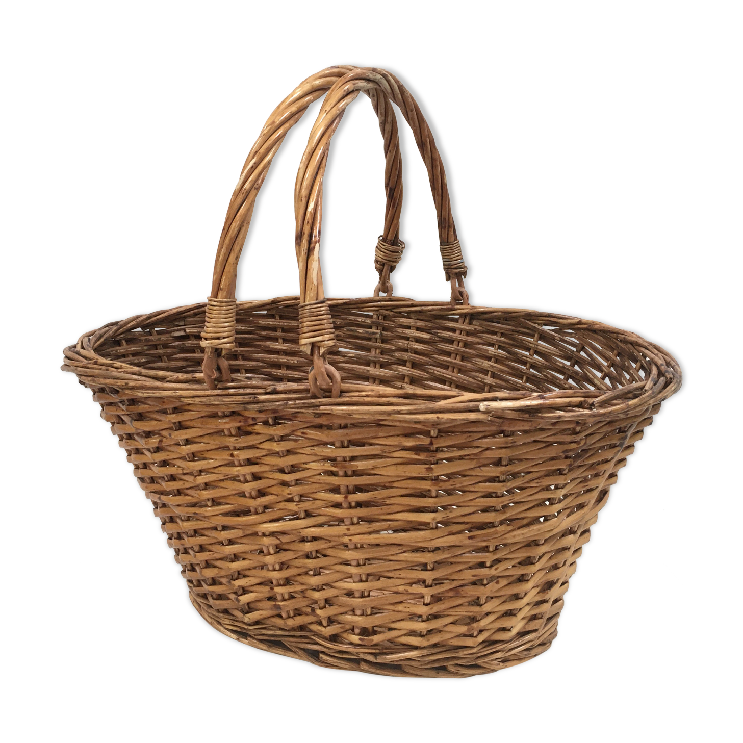 Market basket in wicker rattan