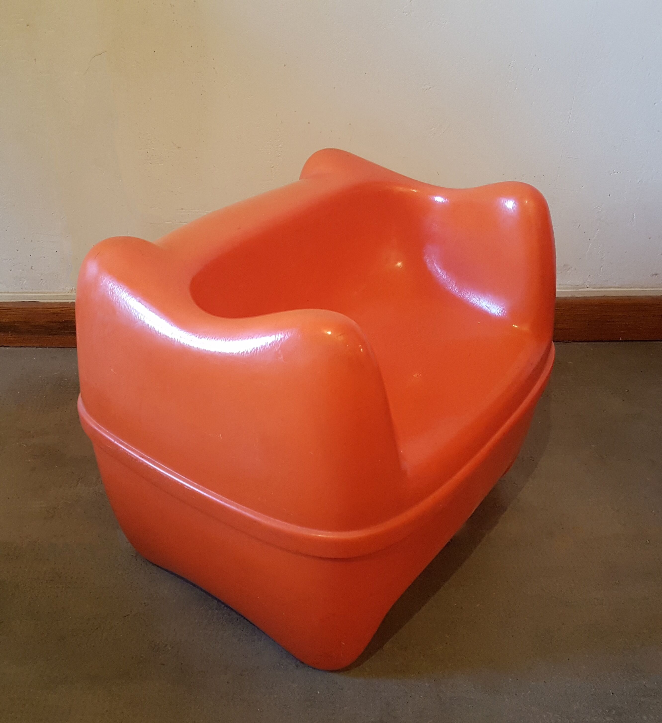 Children's lounge with 2 zorro chairs for meurop