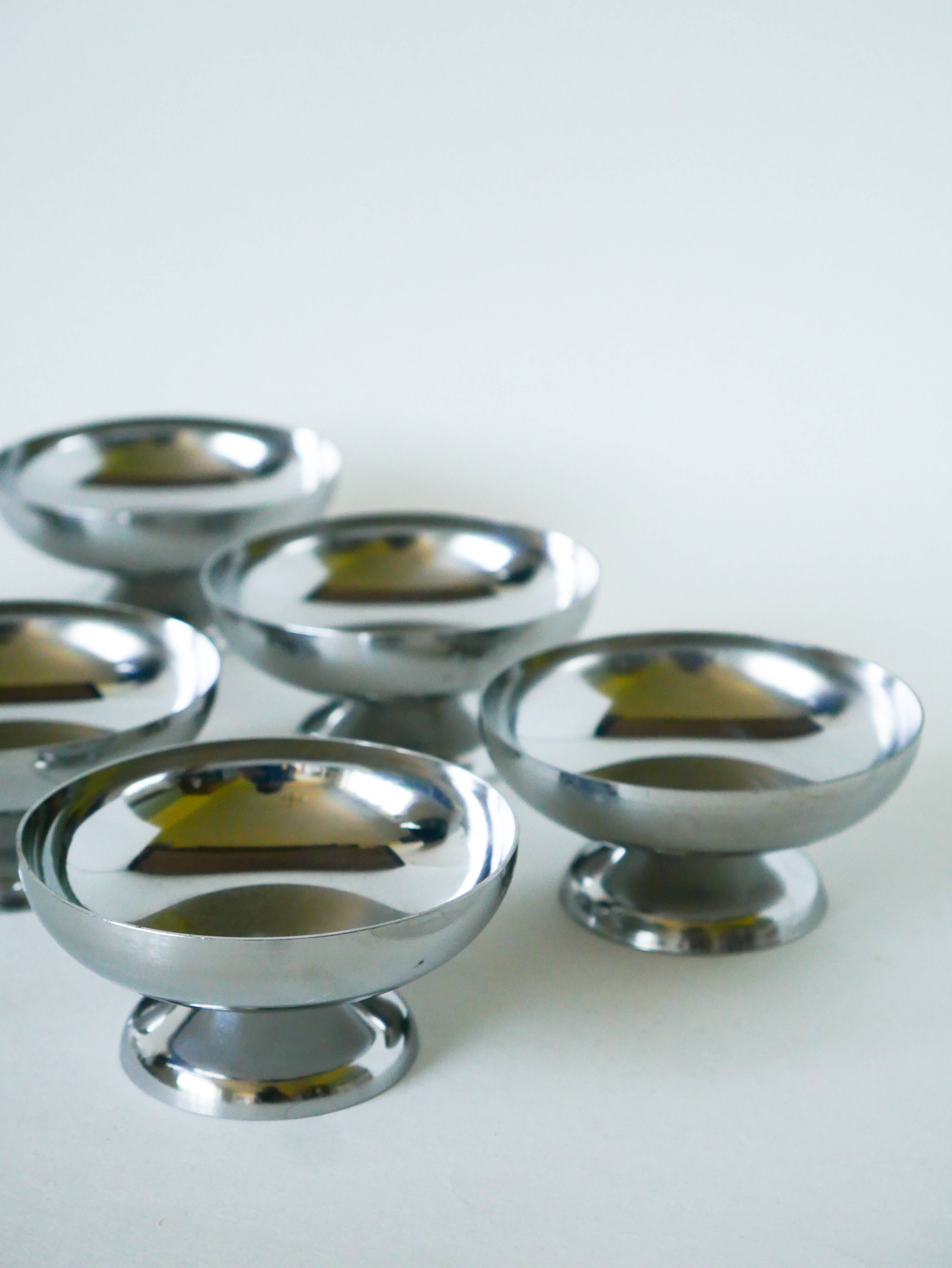 Set of 6 stainless steel ice cream bowls, wide base, Design, 1970 - 4.2 x 9 cm