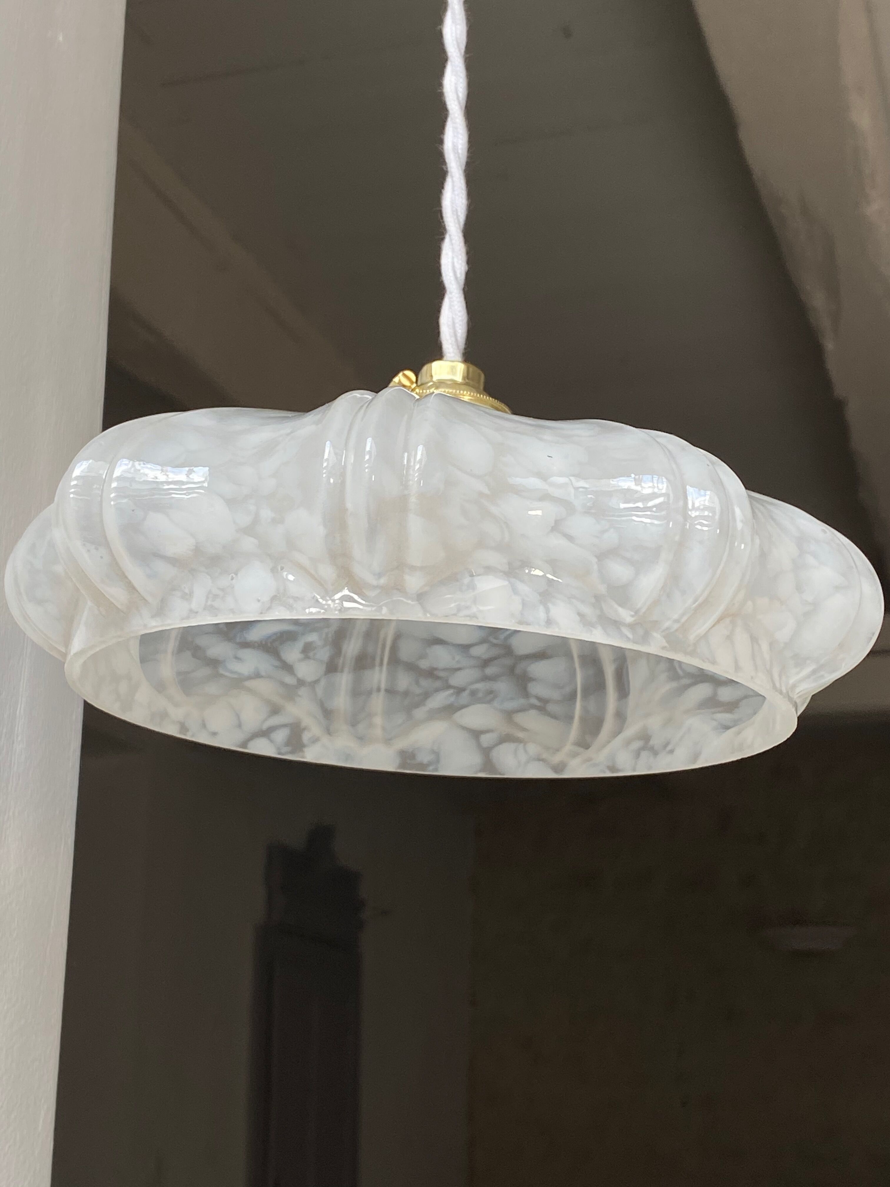 Art Deco suspension in clichy glass