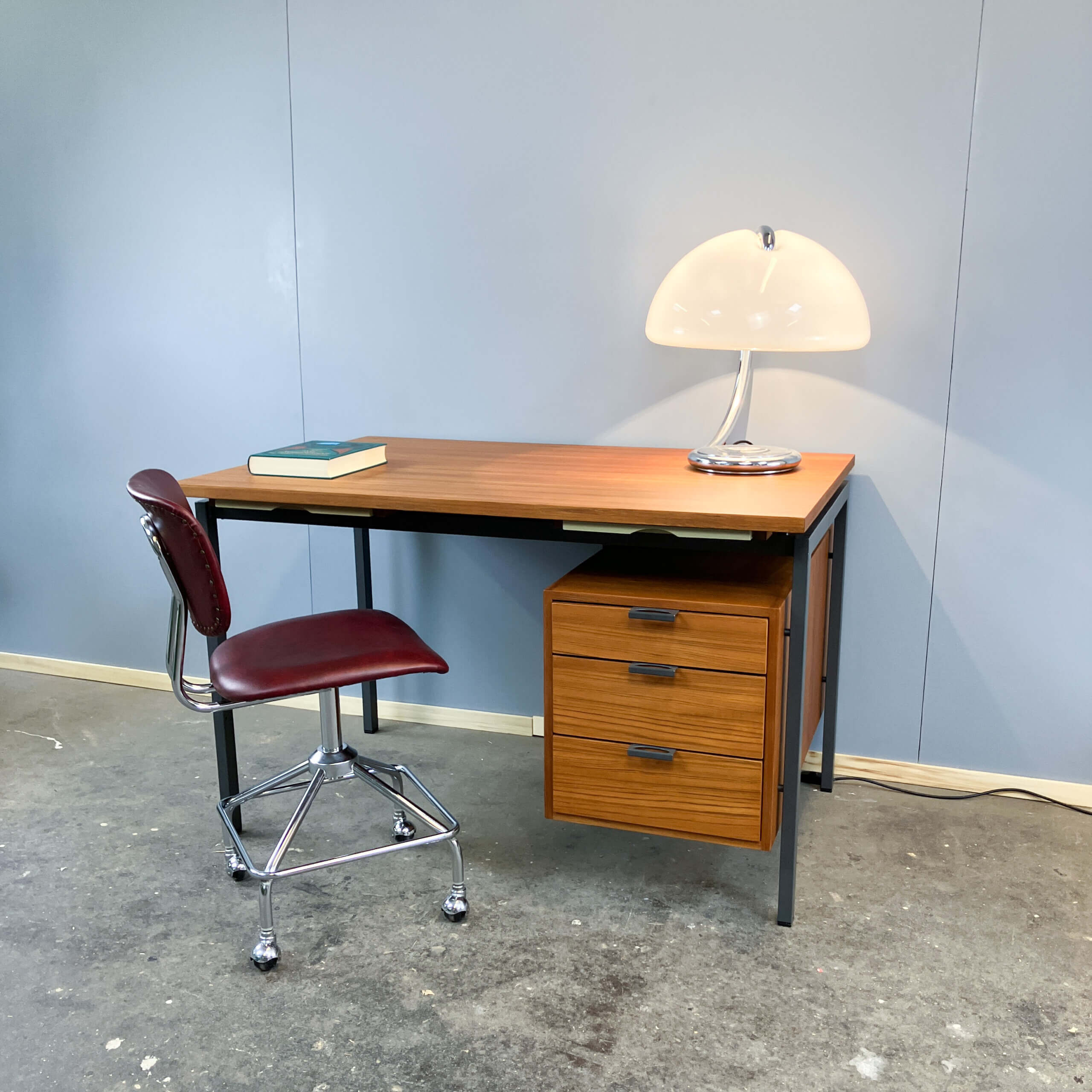 Bureau par Herbert Hirche pour Holzäpfel, teck avec acier tubulaire, années 1960.