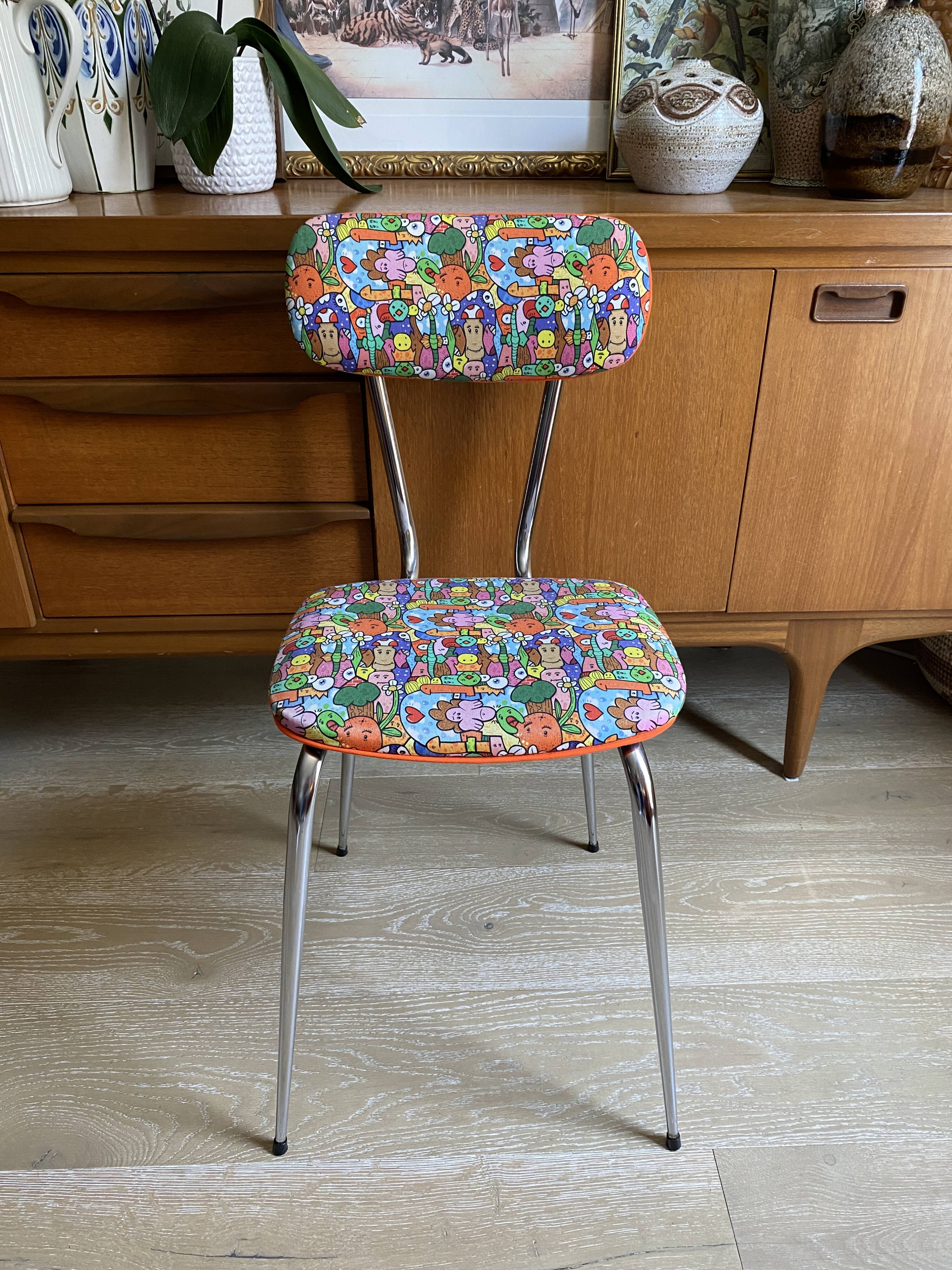 Reupholstered antique chair - Jigé limited edition