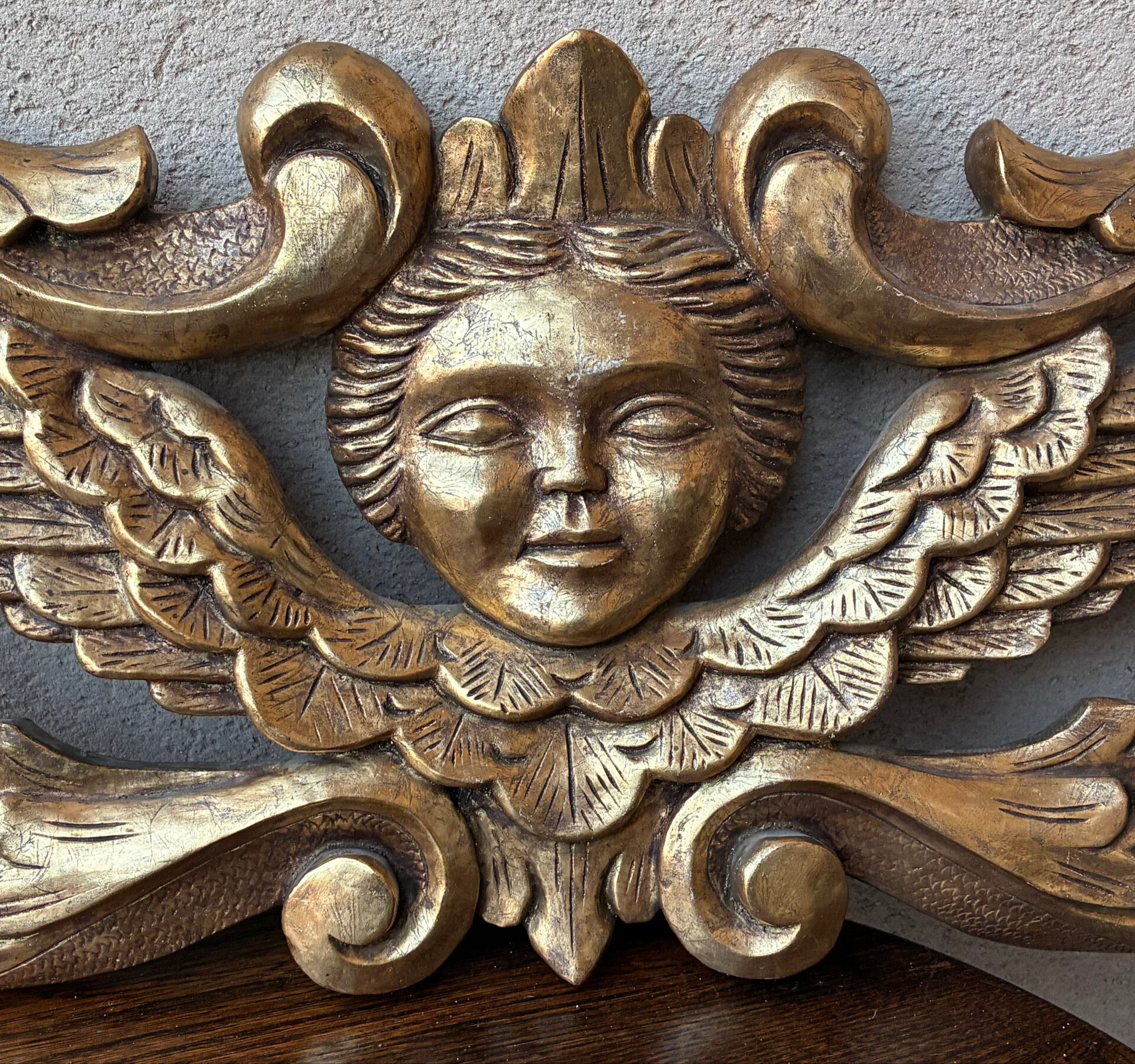 Bas relief italien chérubin