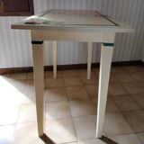 Rectangular table.