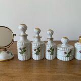 Porcelain set for bathroom