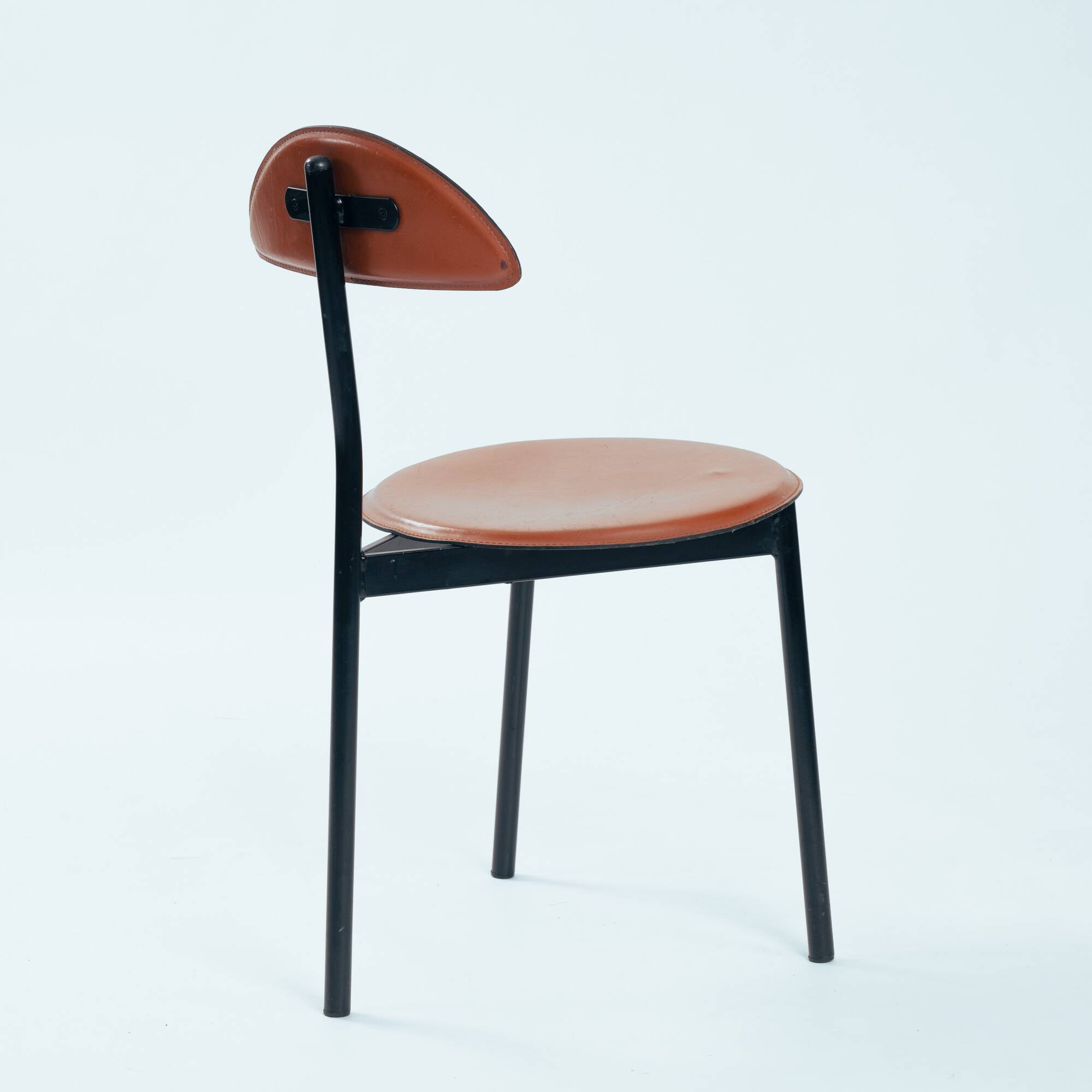 6 Linea Veam leather tripod chairs, Italy 1980s
