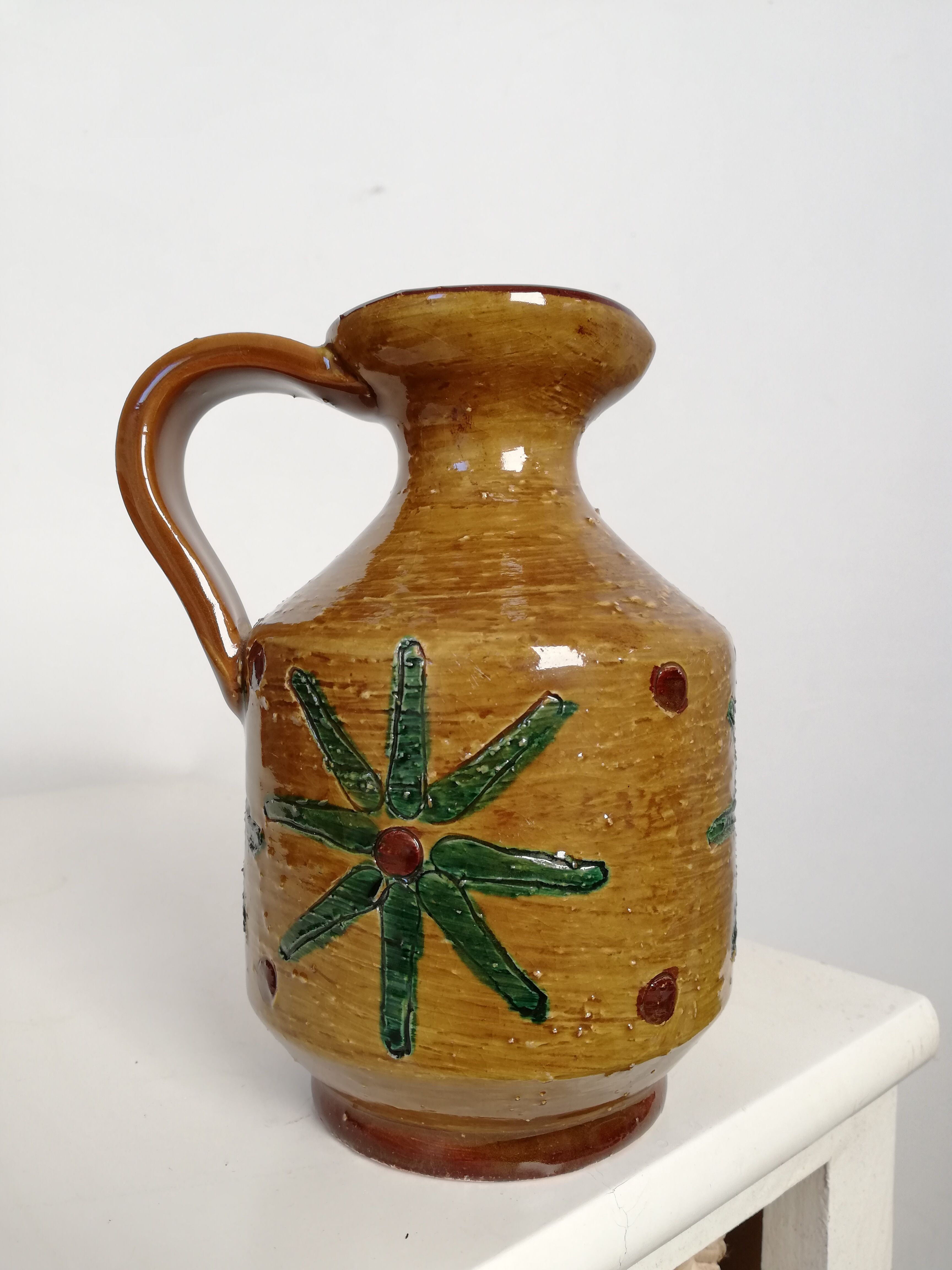 Ceramic vase, mustard