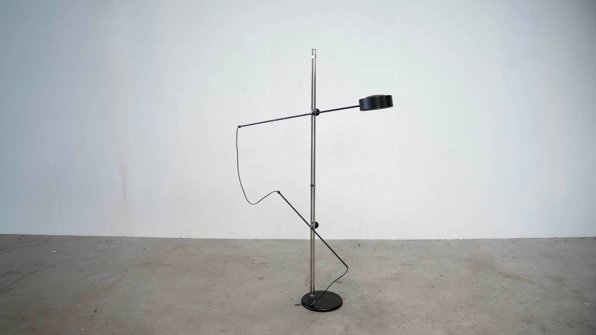 Lampe de sol architecturale par Reggiani