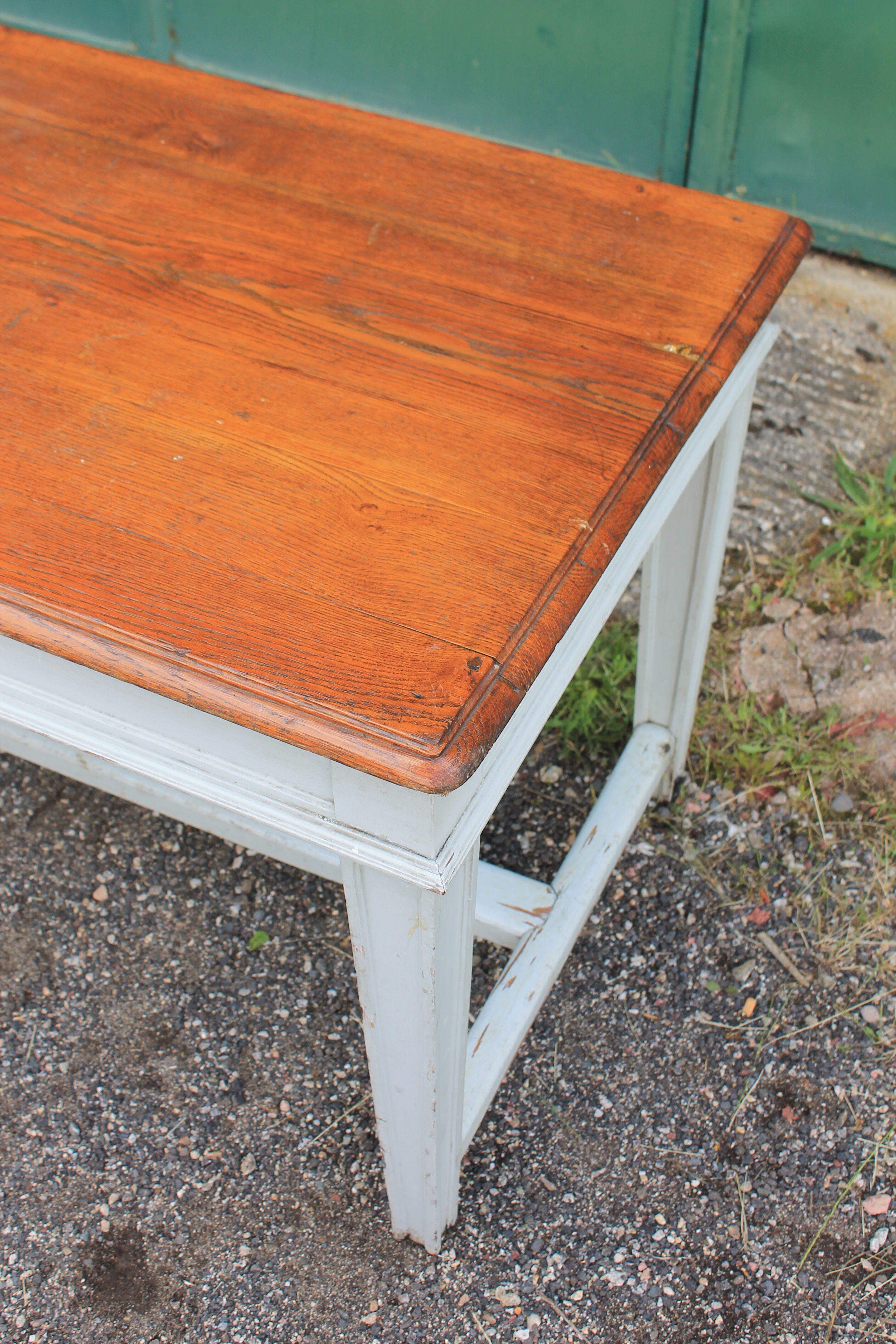 Store table