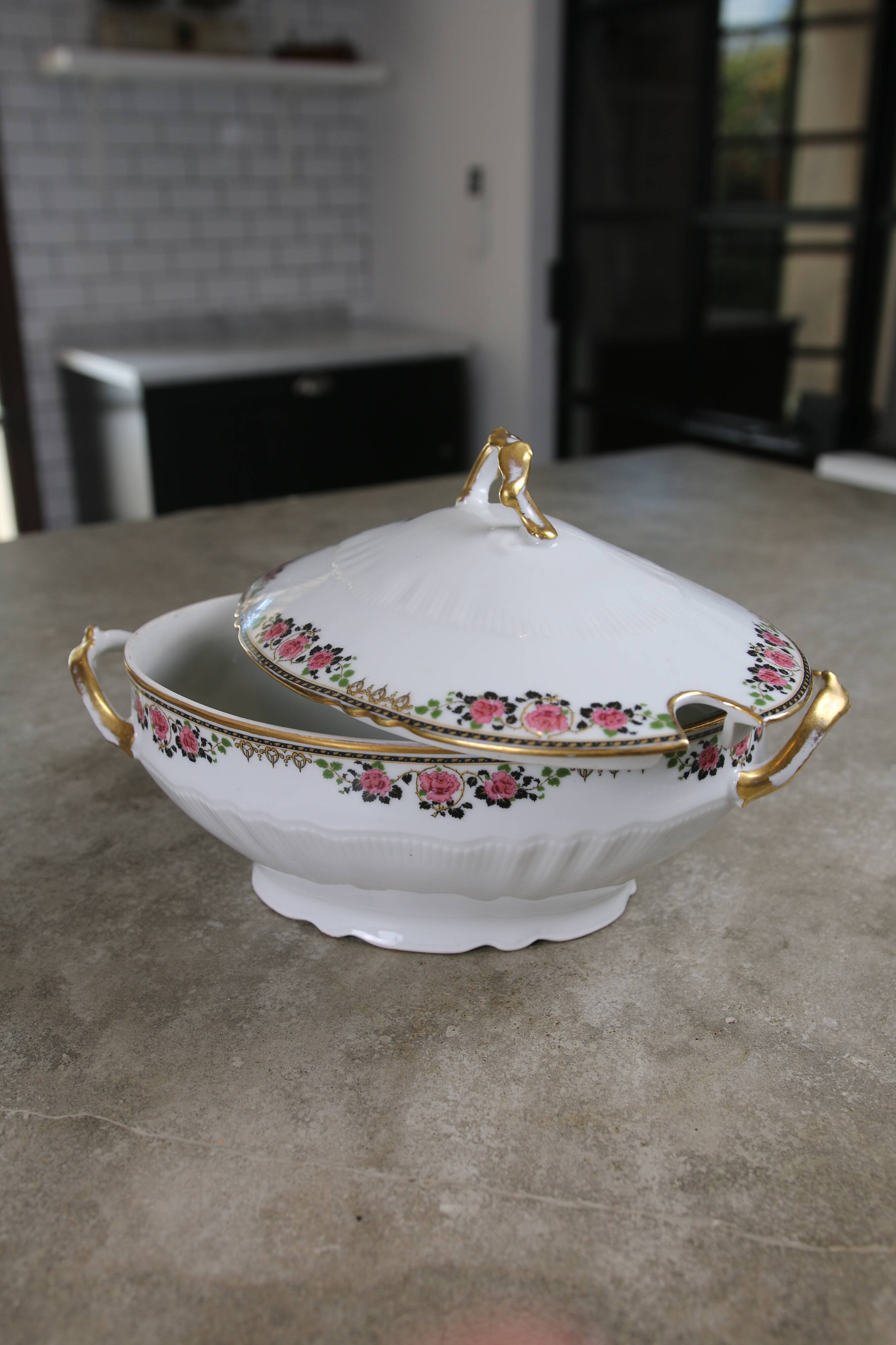 66-piece Limoges porcelain service, mid-20th century