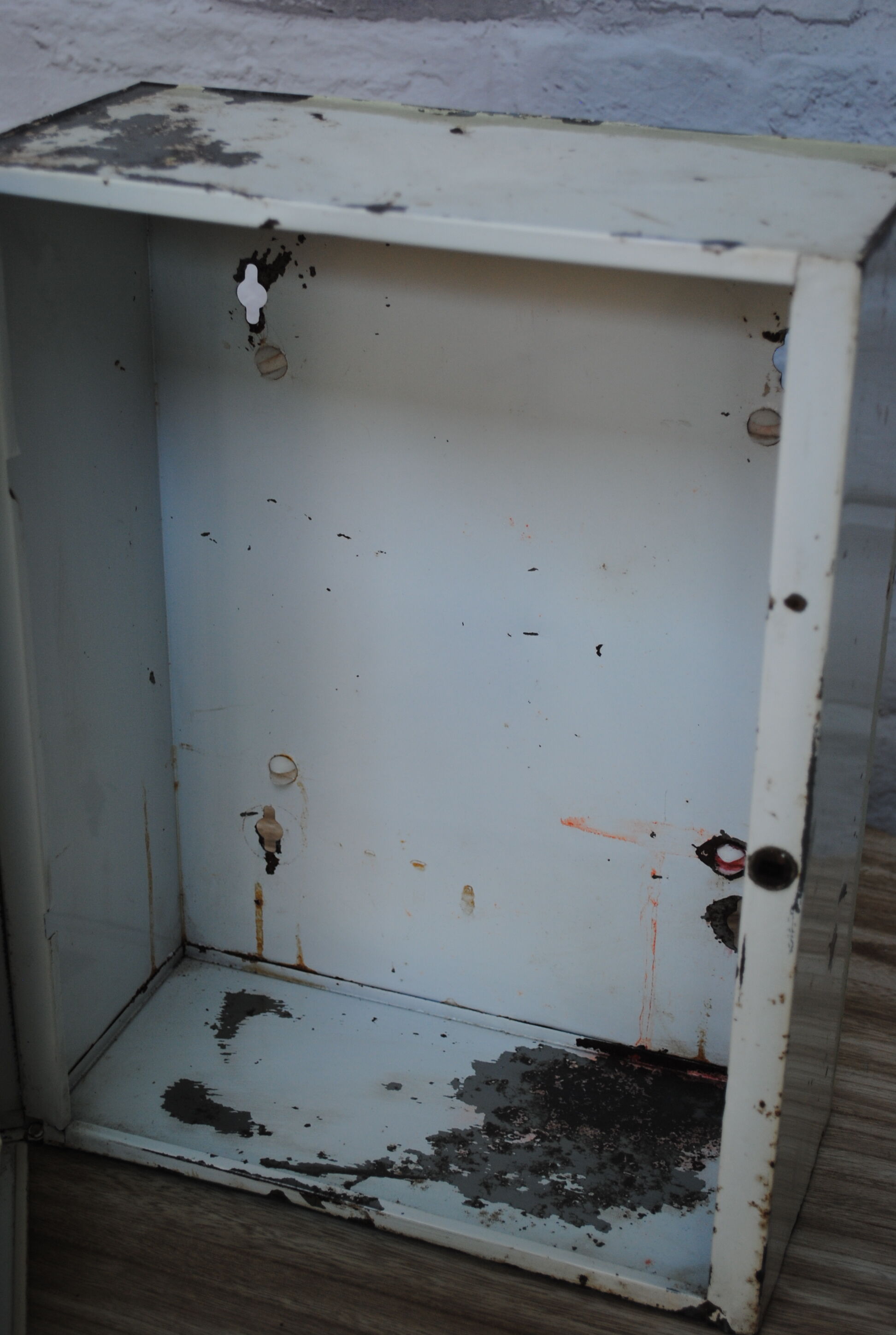 Pharmacy showcase, 70s