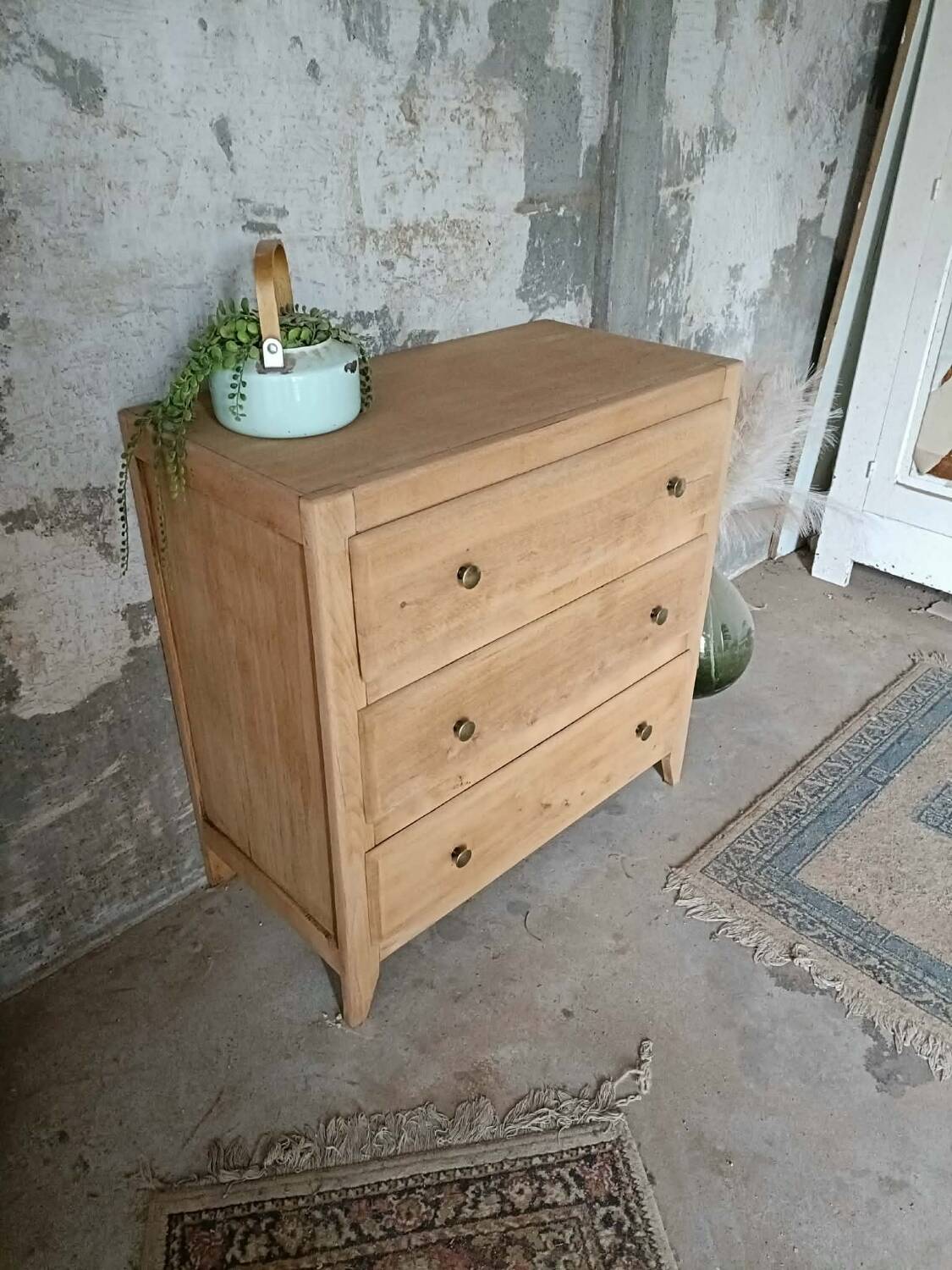 Parisian commode