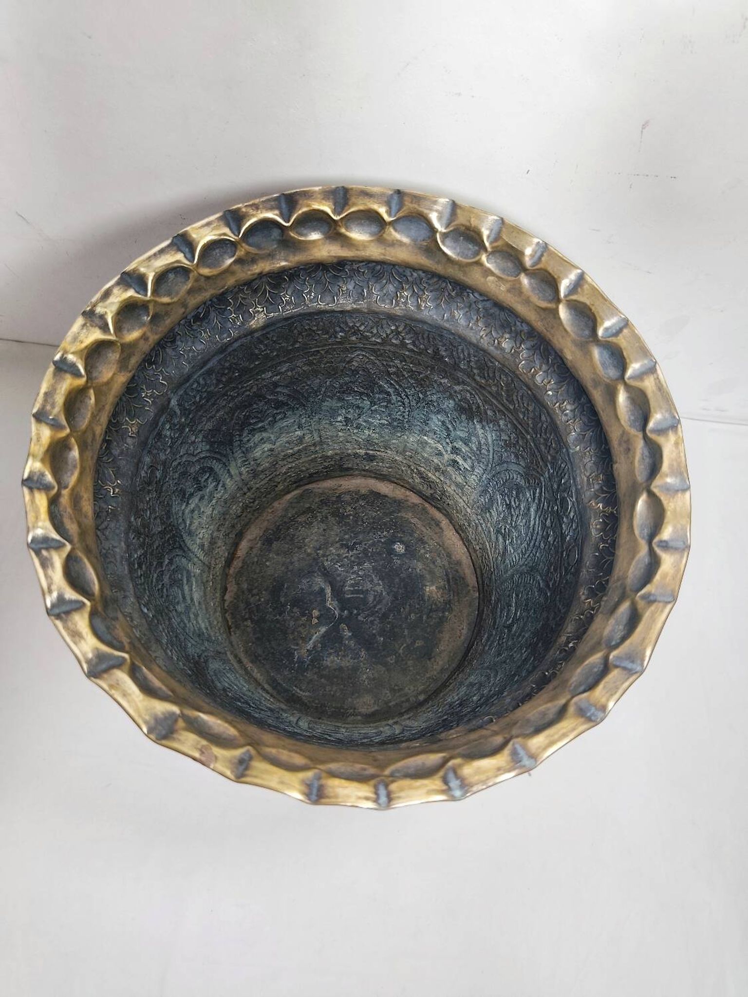 Vase en bronze. Espagne, années 1980.