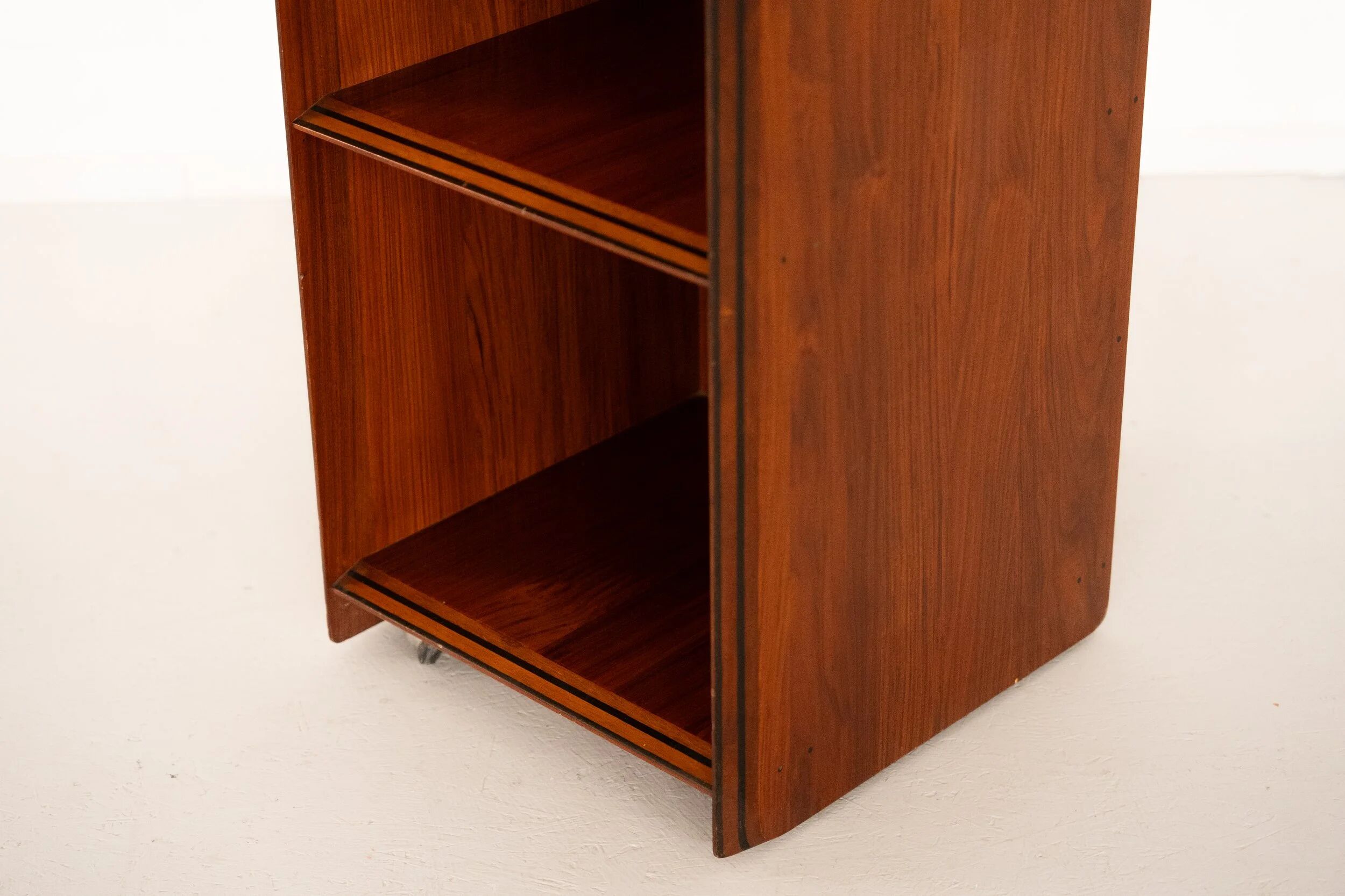 Artona shelf by Afra & Tobia Scarpa for Maxalto