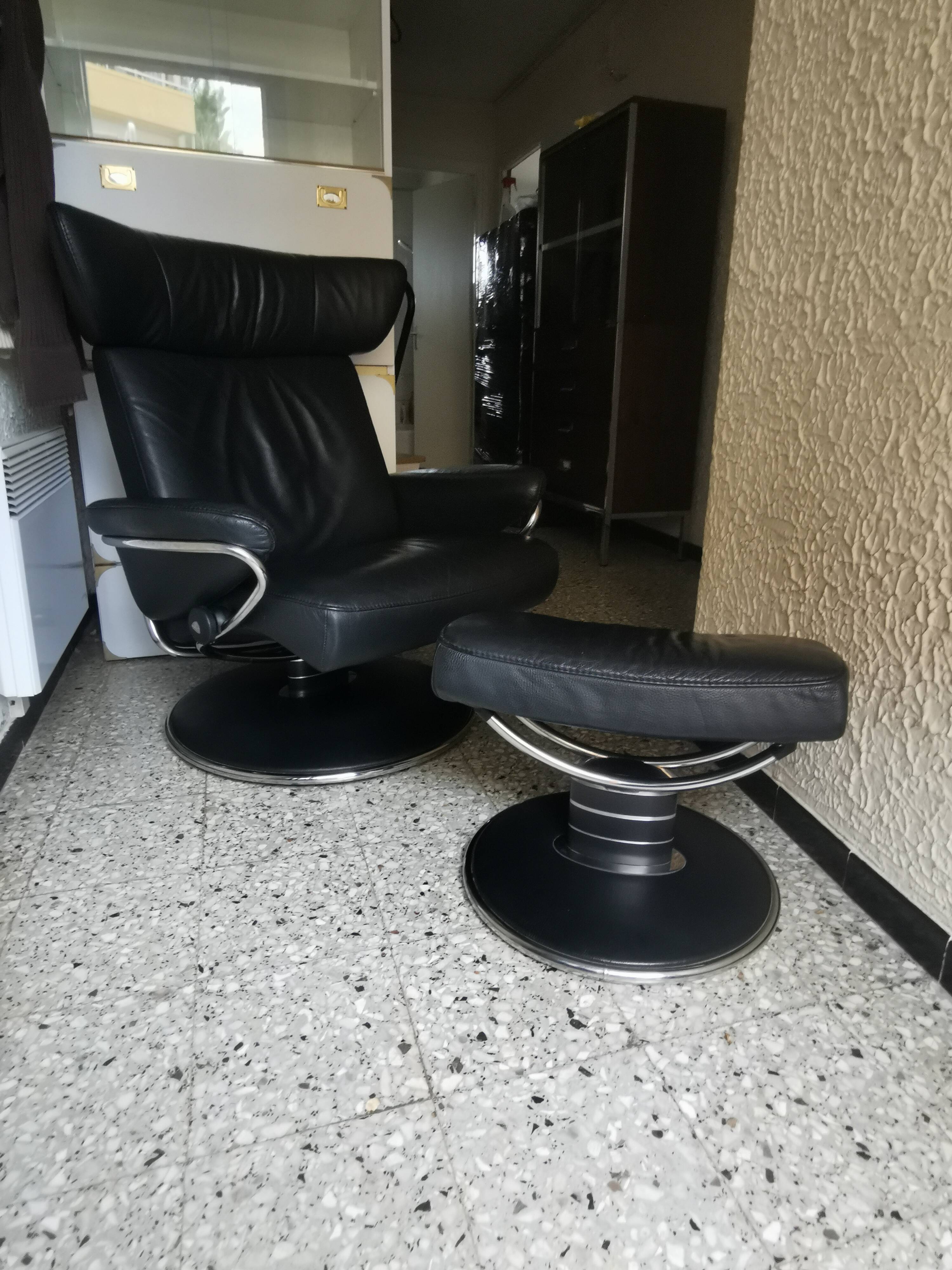 Stressless chair ekorness jazz grained leather and his foot rests