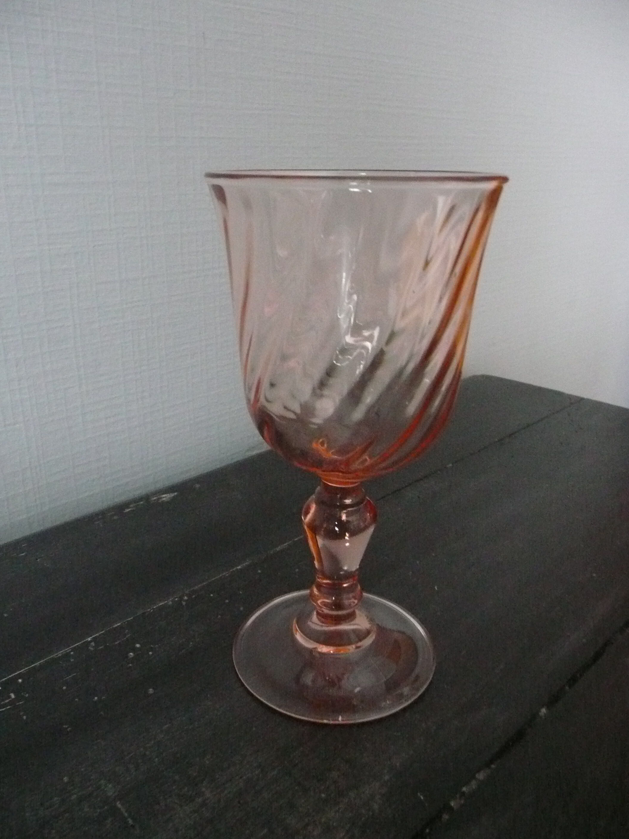 Lot of 6 wine glasses