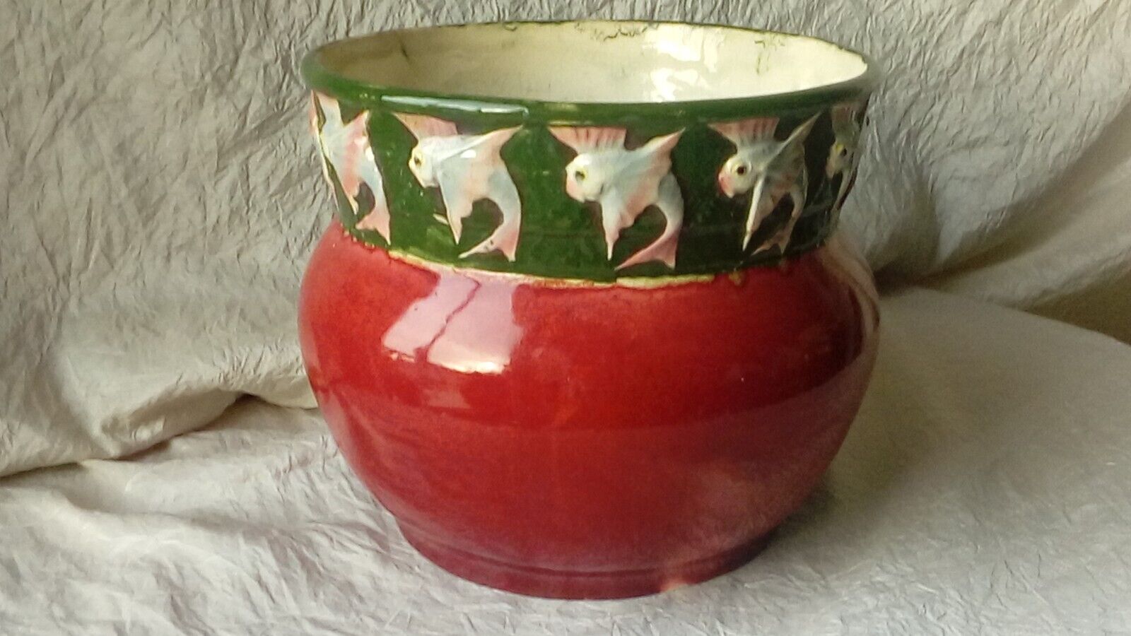 Faience pot cover slip decor fish garland
